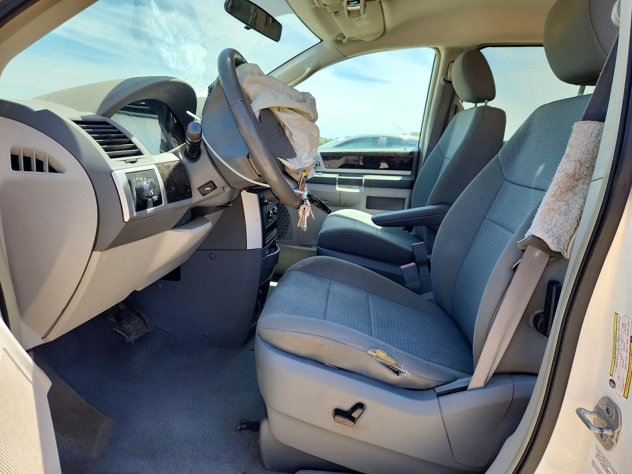2010 Dodge Grand Caravan Sxt White vin: 2D4RN5D15AR203193