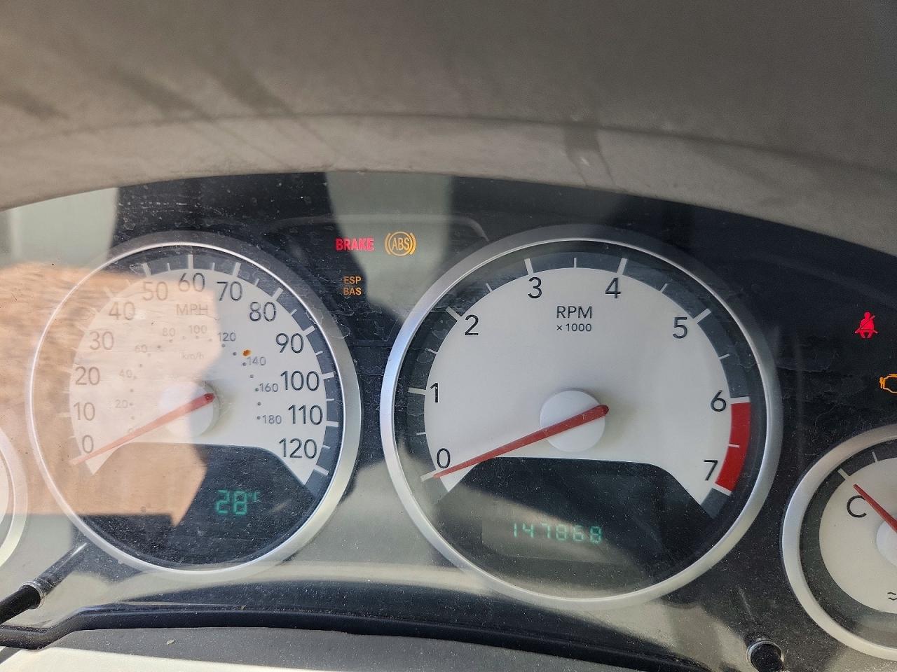 2010 Dodge Grand Caravan Sxt White vin: 2D4RN5D15AR203193