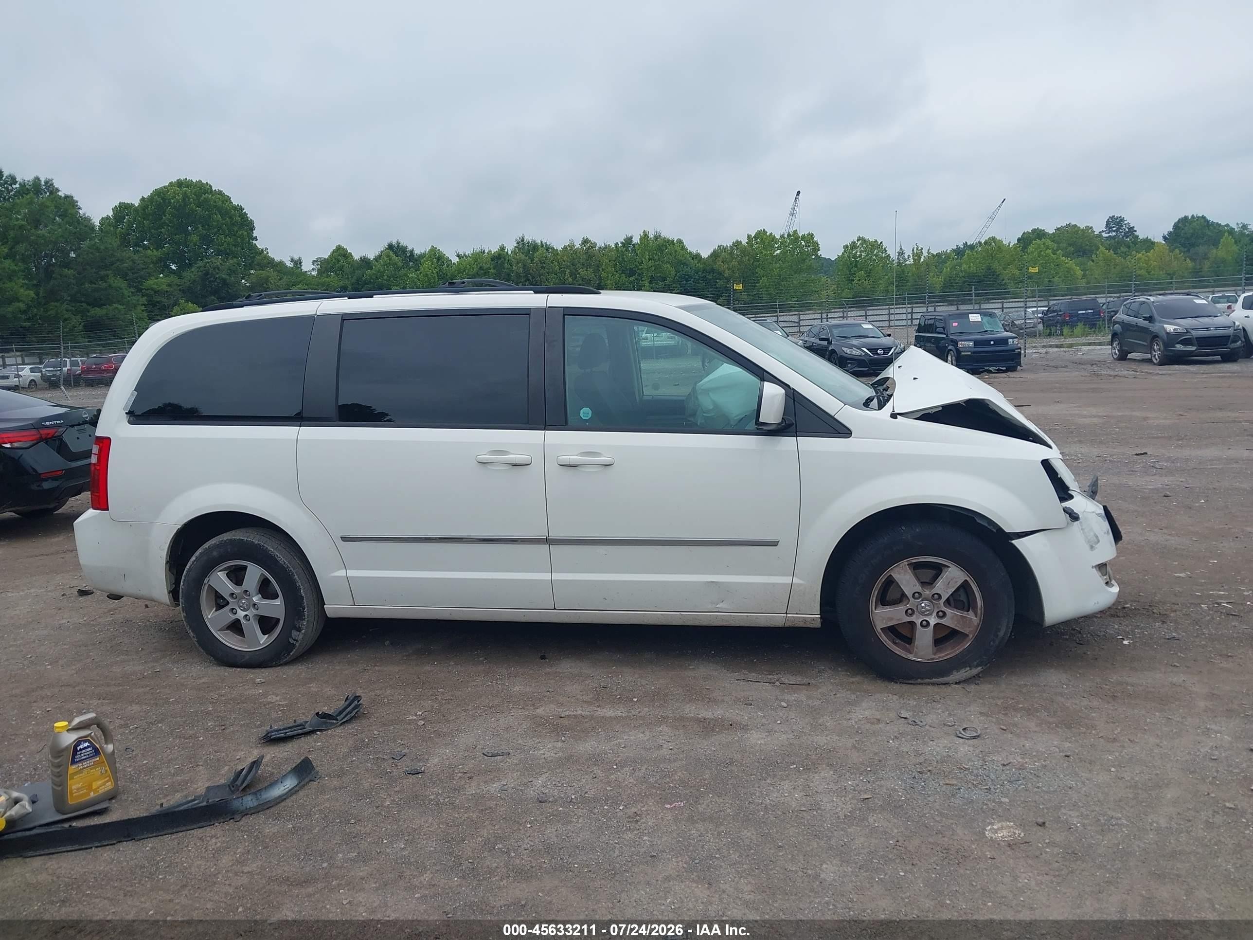 2010 Dodge Grand Caravan Sxt White vin: 2D4RN5D15AR210399