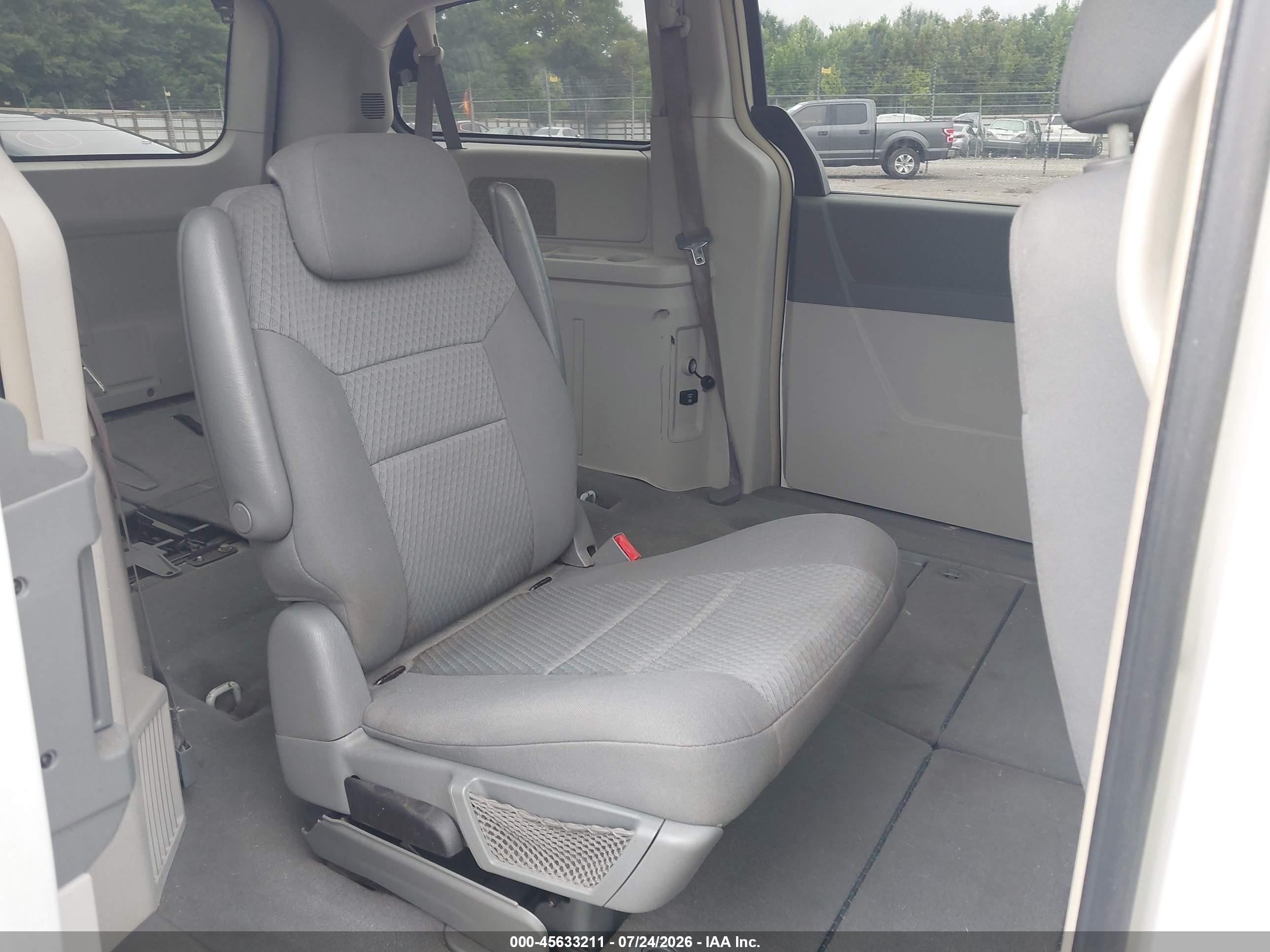 2010 Dodge Grand Caravan Sxt White vin: 2D4RN5D15AR210399