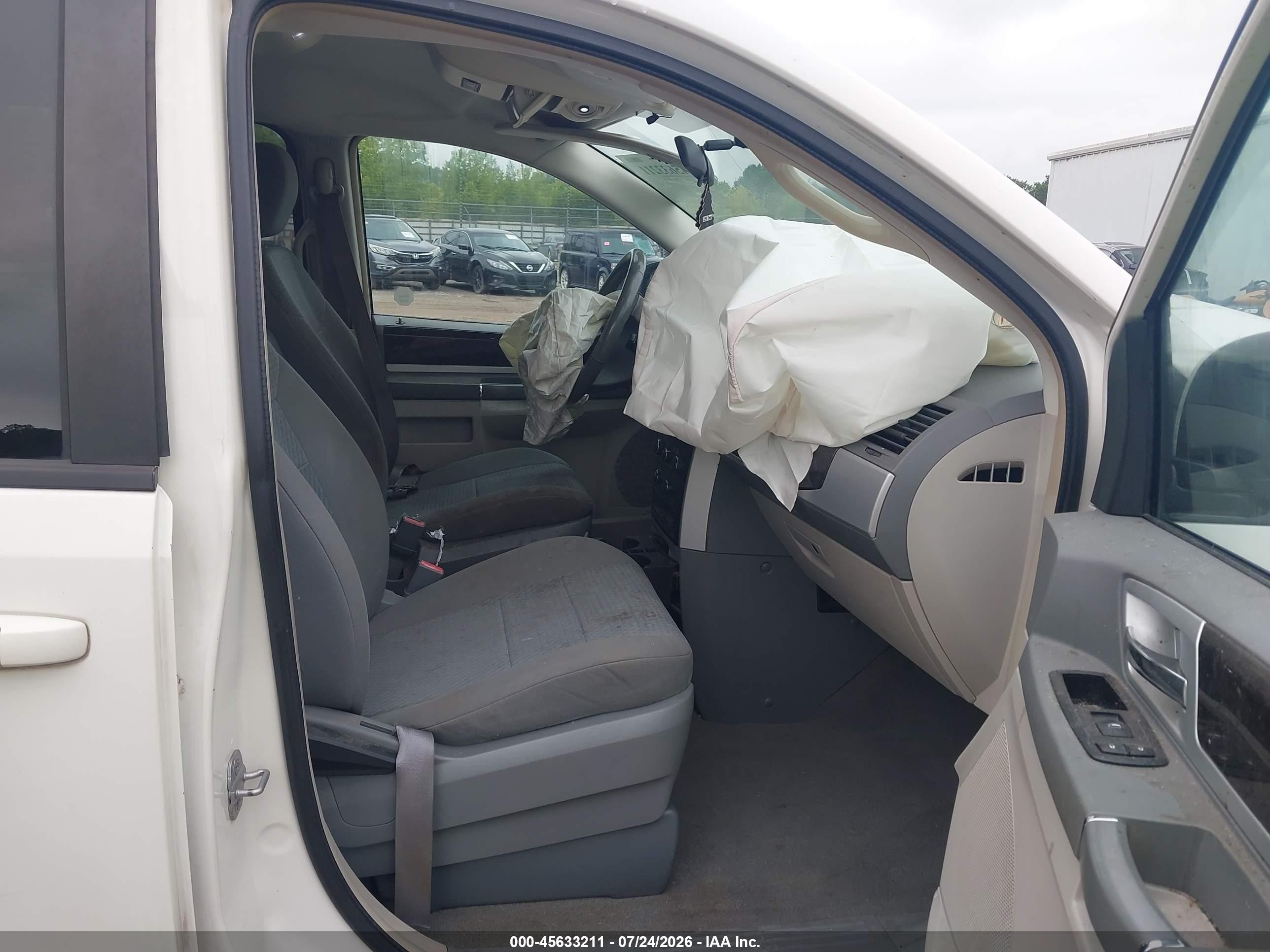 2010 Dodge Grand Caravan Sxt White vin: 2D4RN5D15AR210399