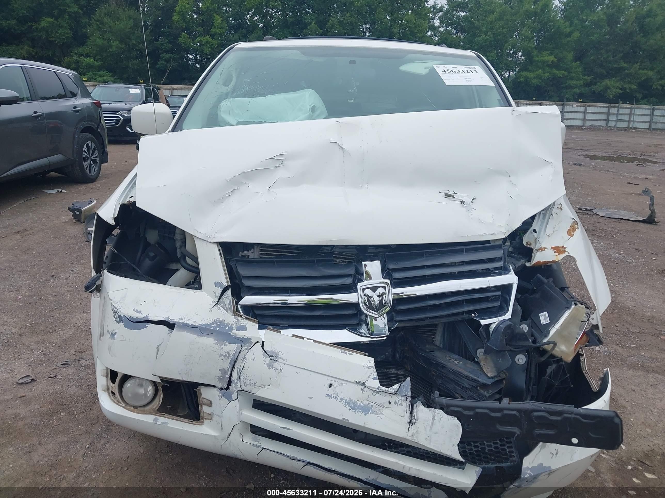 2010 Dodge Grand Caravan Sxt White vin: 2D4RN5D15AR210399