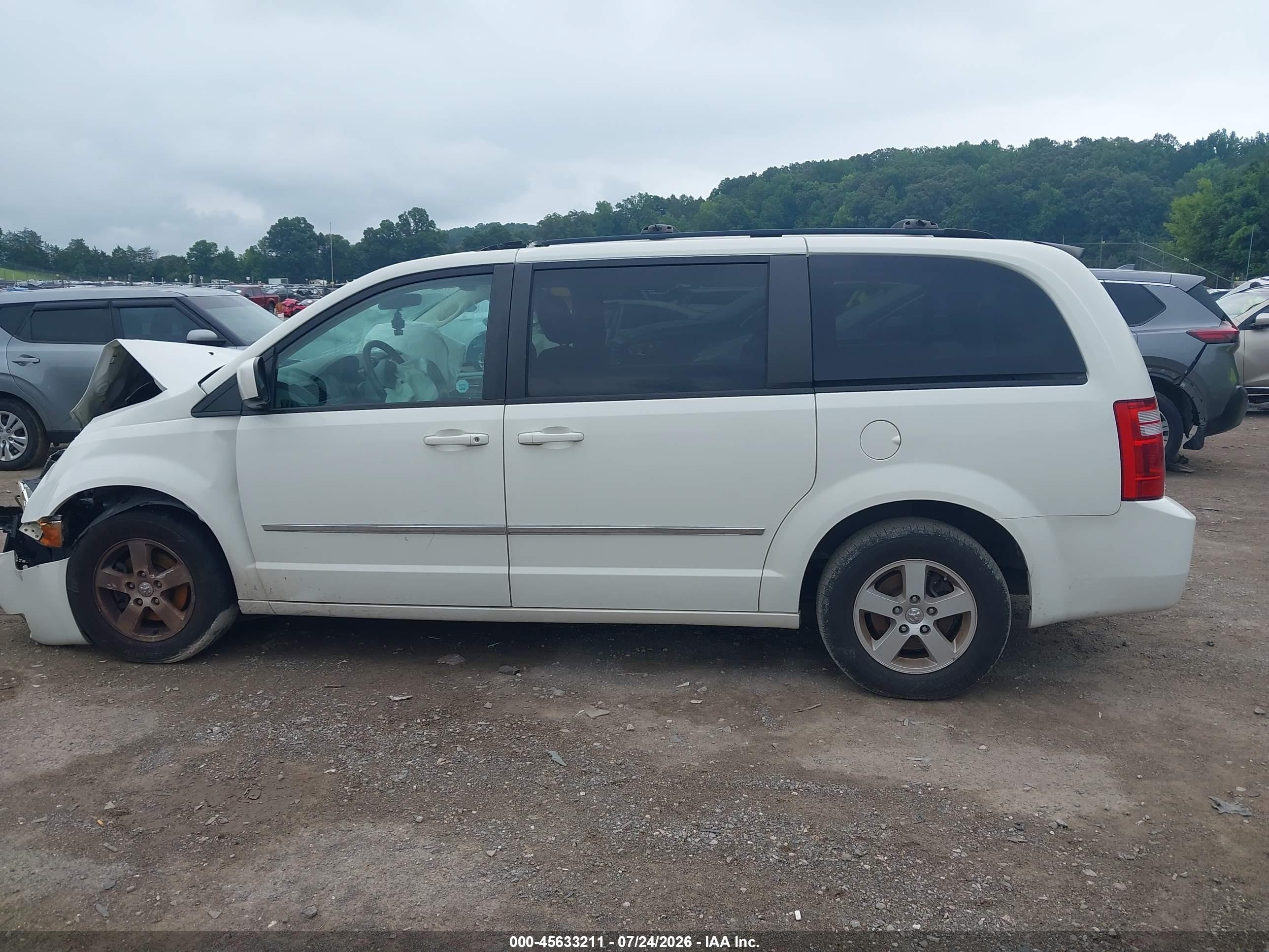 2010 Dodge Grand Caravan Sxt White vin: 2D4RN5D15AR210399