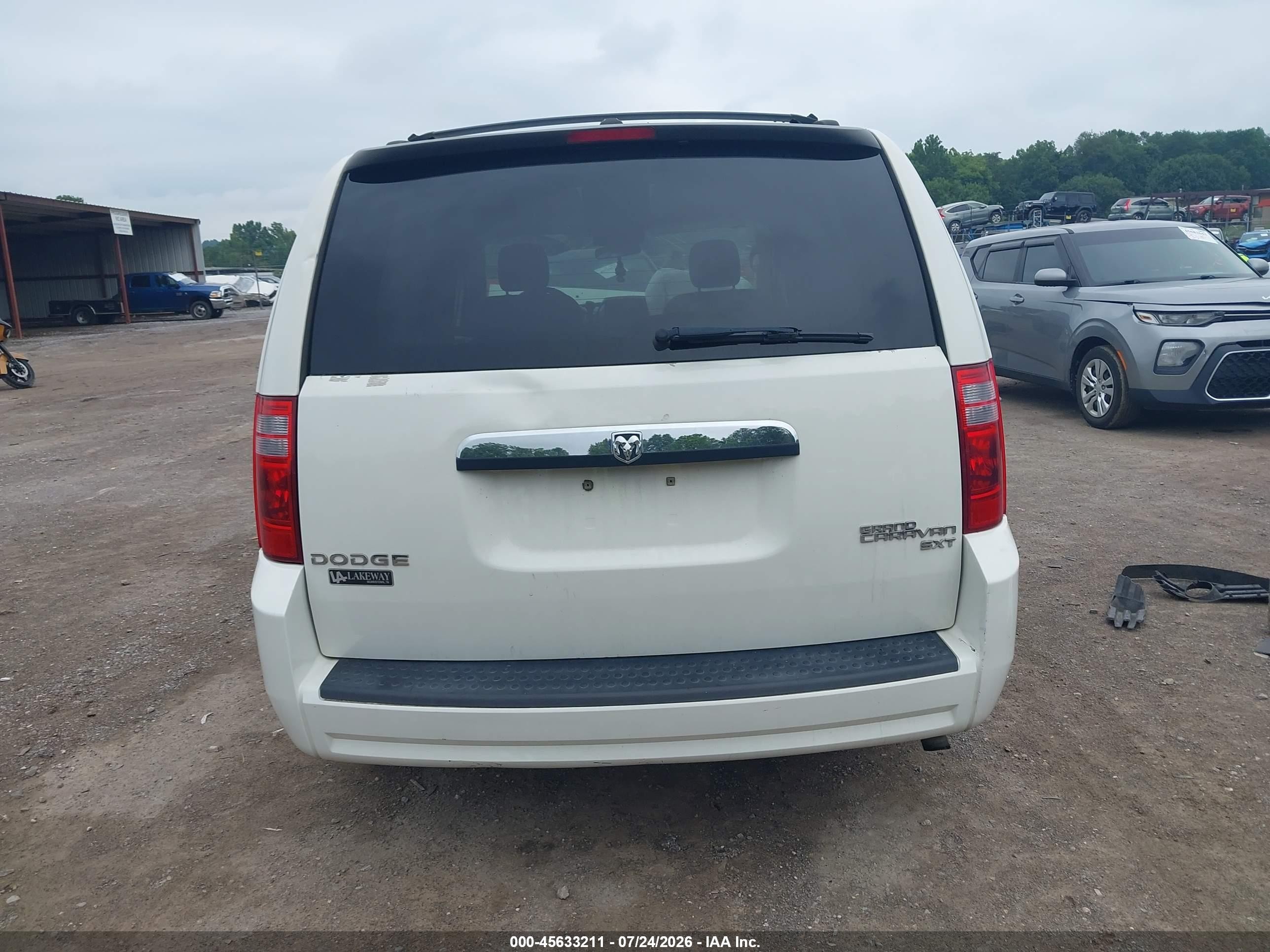 2010 Dodge Grand Caravan Sxt White vin: 2D4RN5D15AR210399