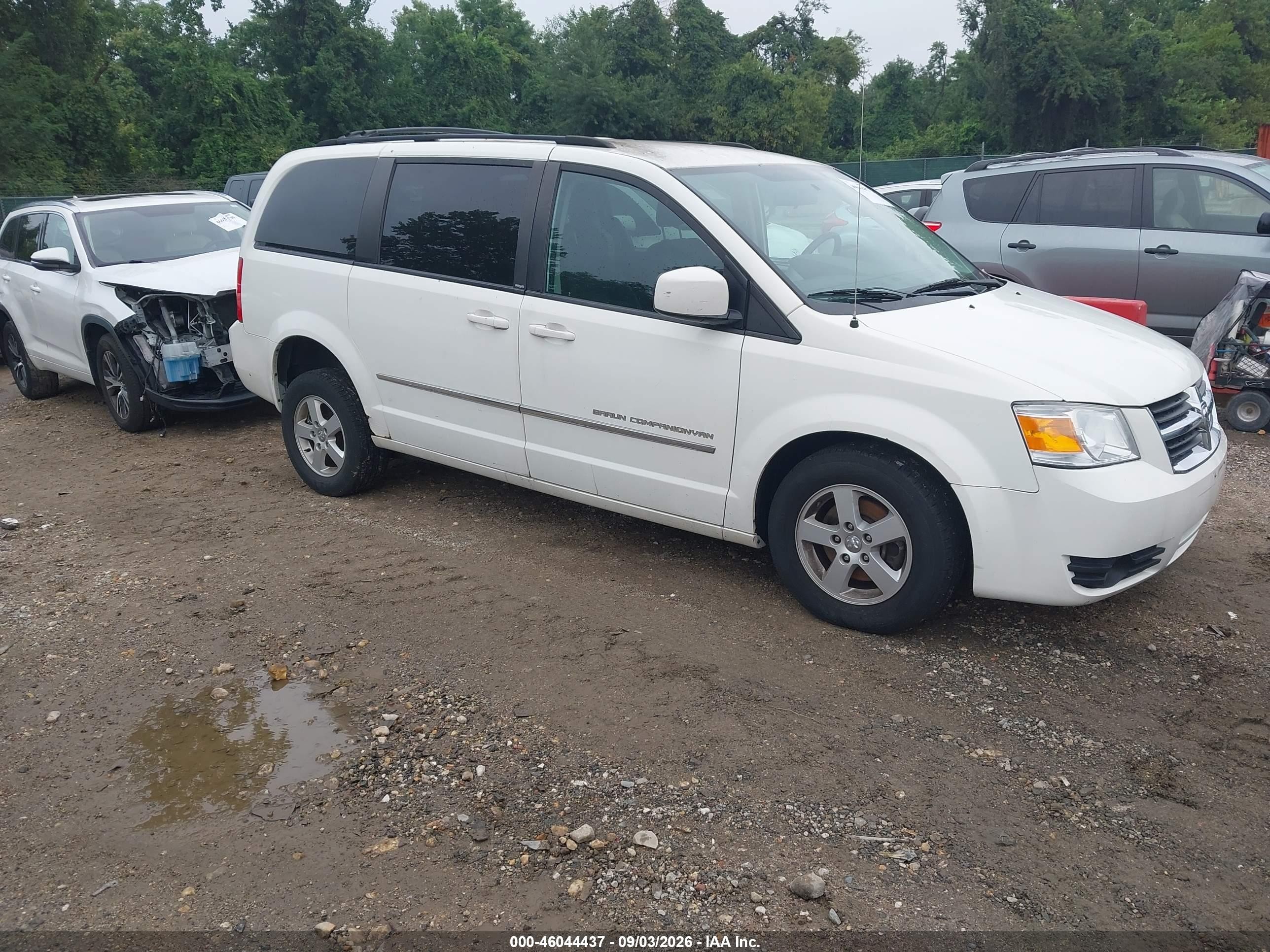 2010 Dodge Grand Caravan Sxt White vin: 2D4RN5D15AR215814