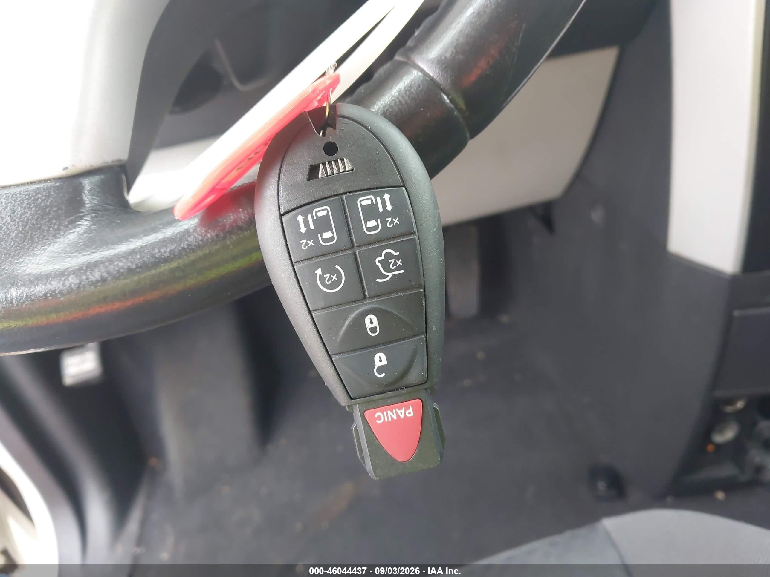 2010 Dodge Grand Caravan Sxt Белый vin: 2D4RN5D15AR215814