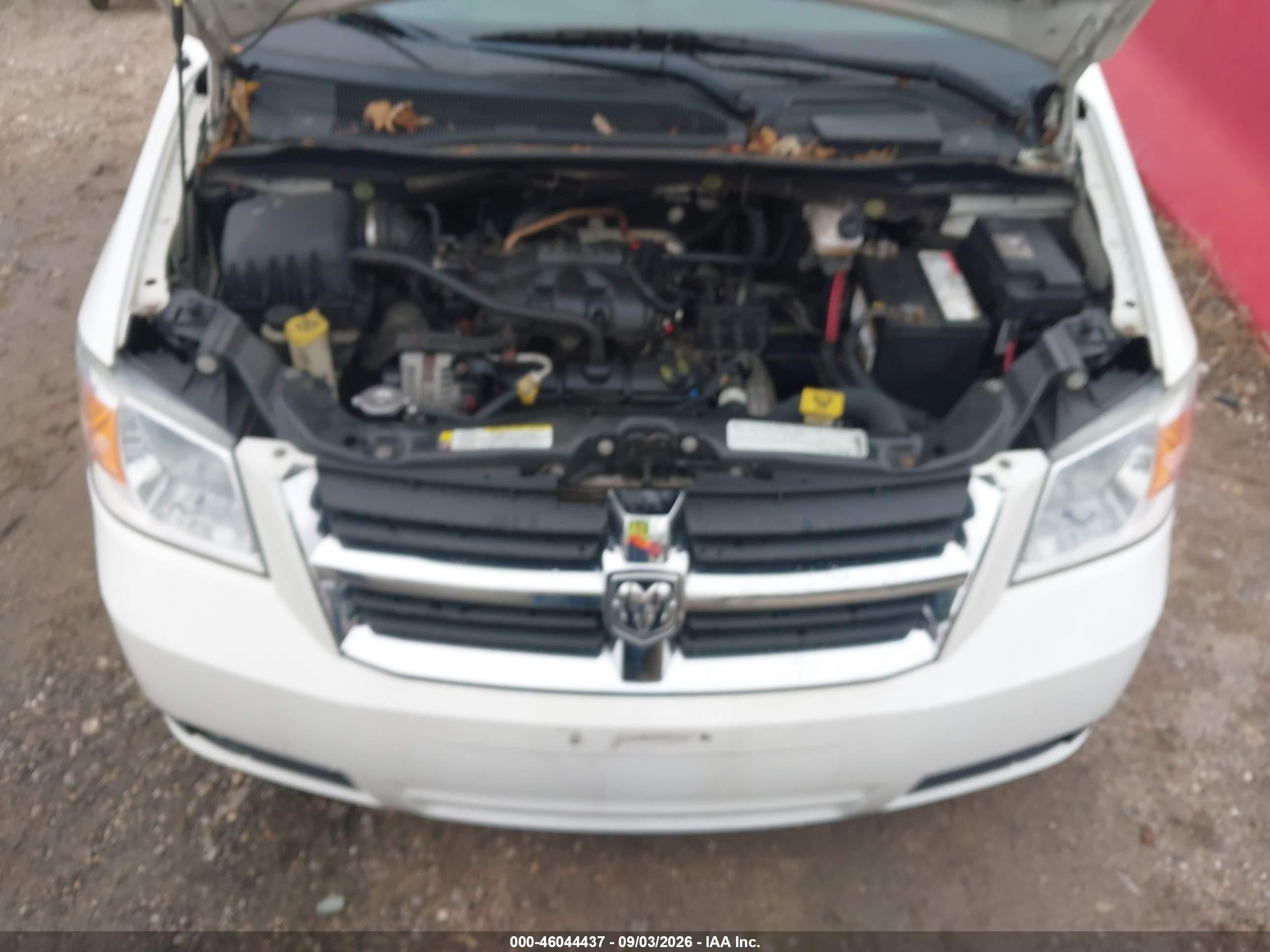 2010 Dodge Grand Caravan Sxt Белый vin: 2D4RN5D15AR215814
