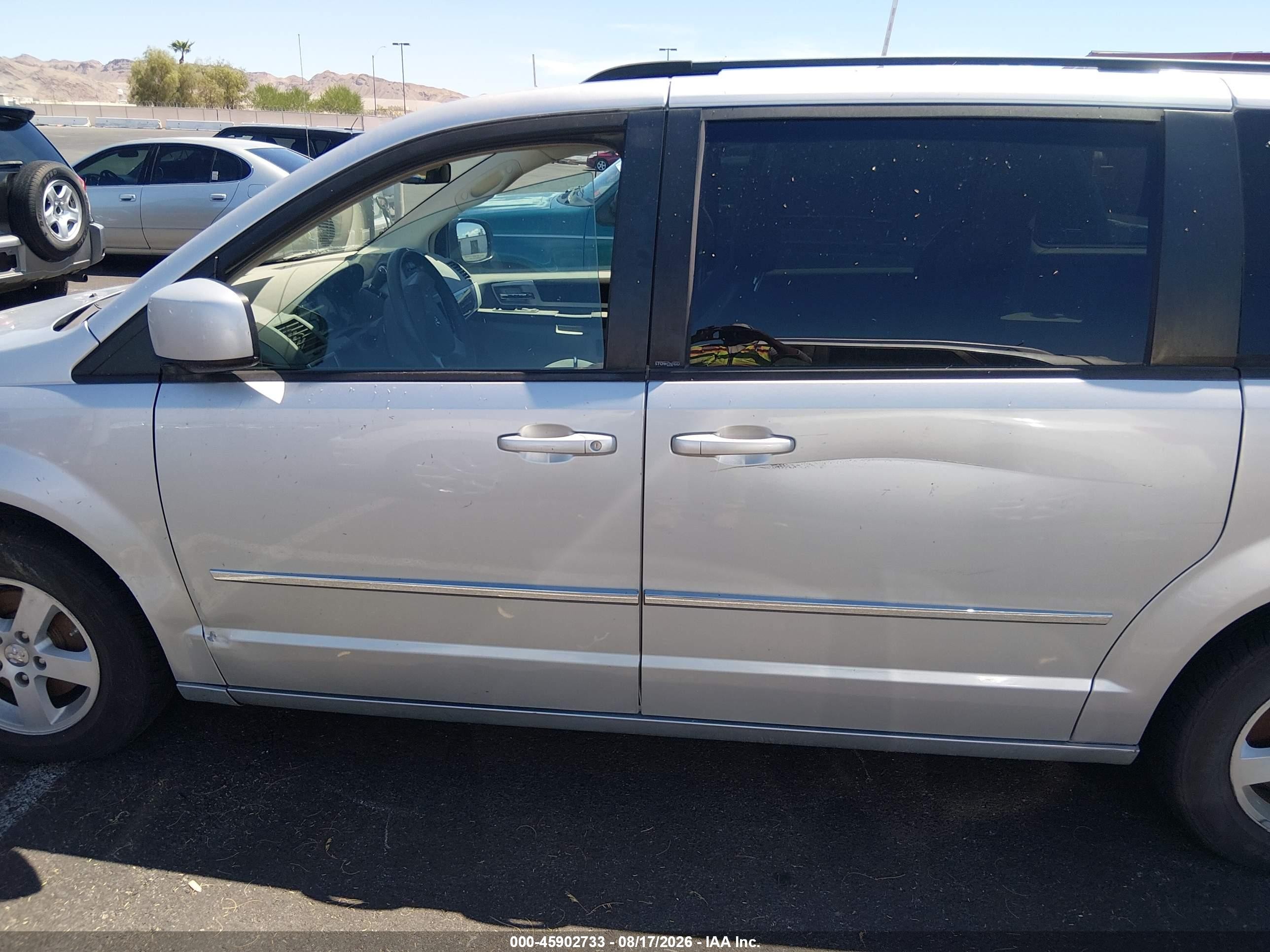 2010 Dodge Grand Caravan Sxt Silver vin: 2D4RN5D15AR273230