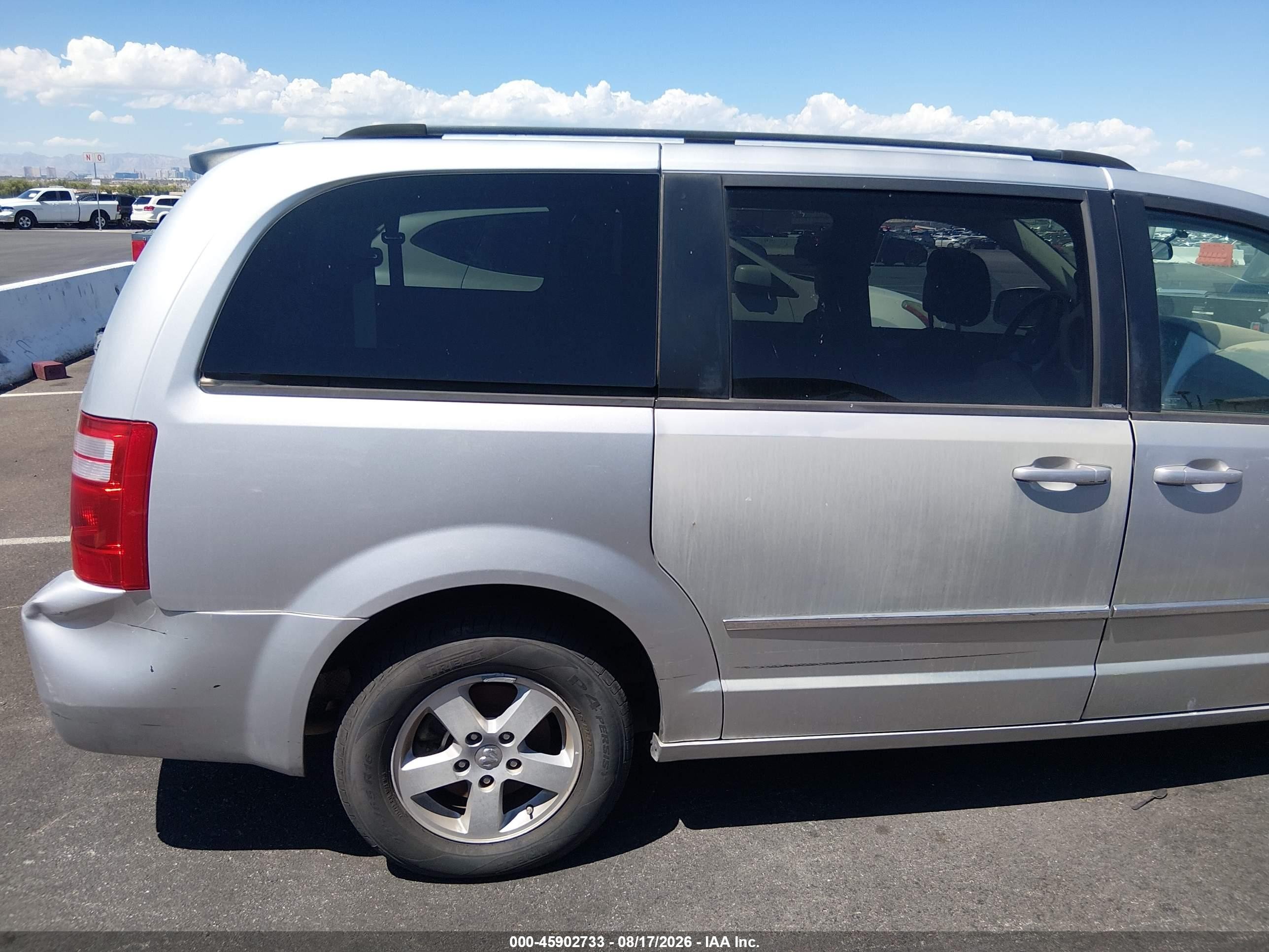 2010 Dodge Grand Caravan Sxt Silver vin: 2D4RN5D15AR273230