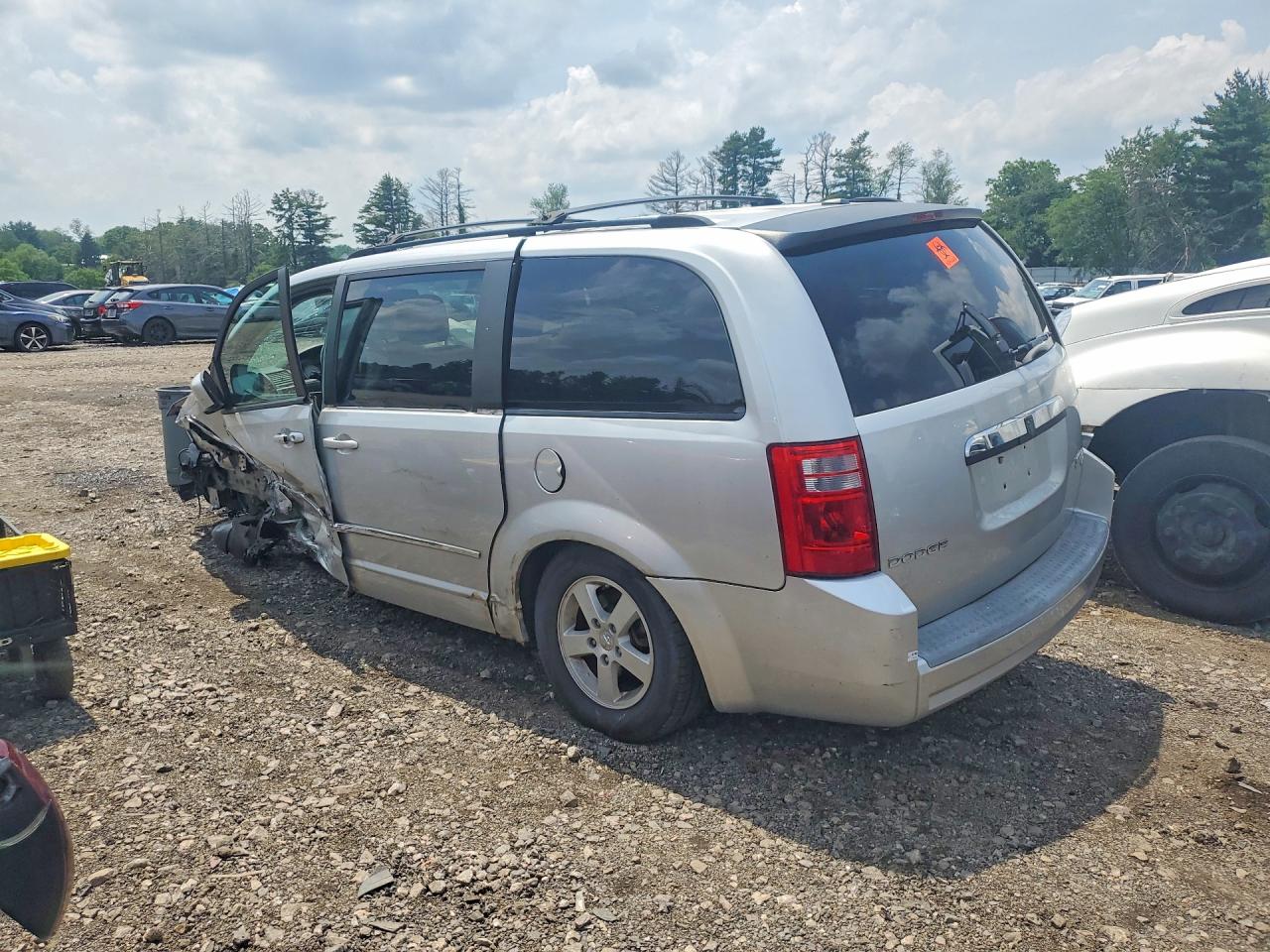 2010 Dodge Grand Caravan Sxt Silver vin: 2D4RN5D15AR417455