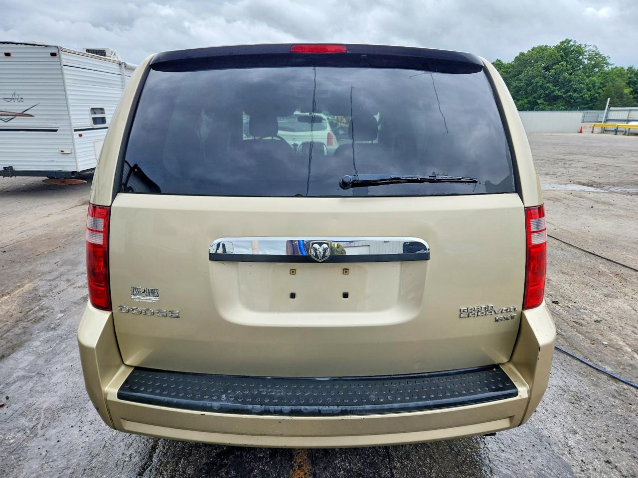 2010 Dodge Grand Caravan Sxt Tan vin: 2D4RN5D15AR483150