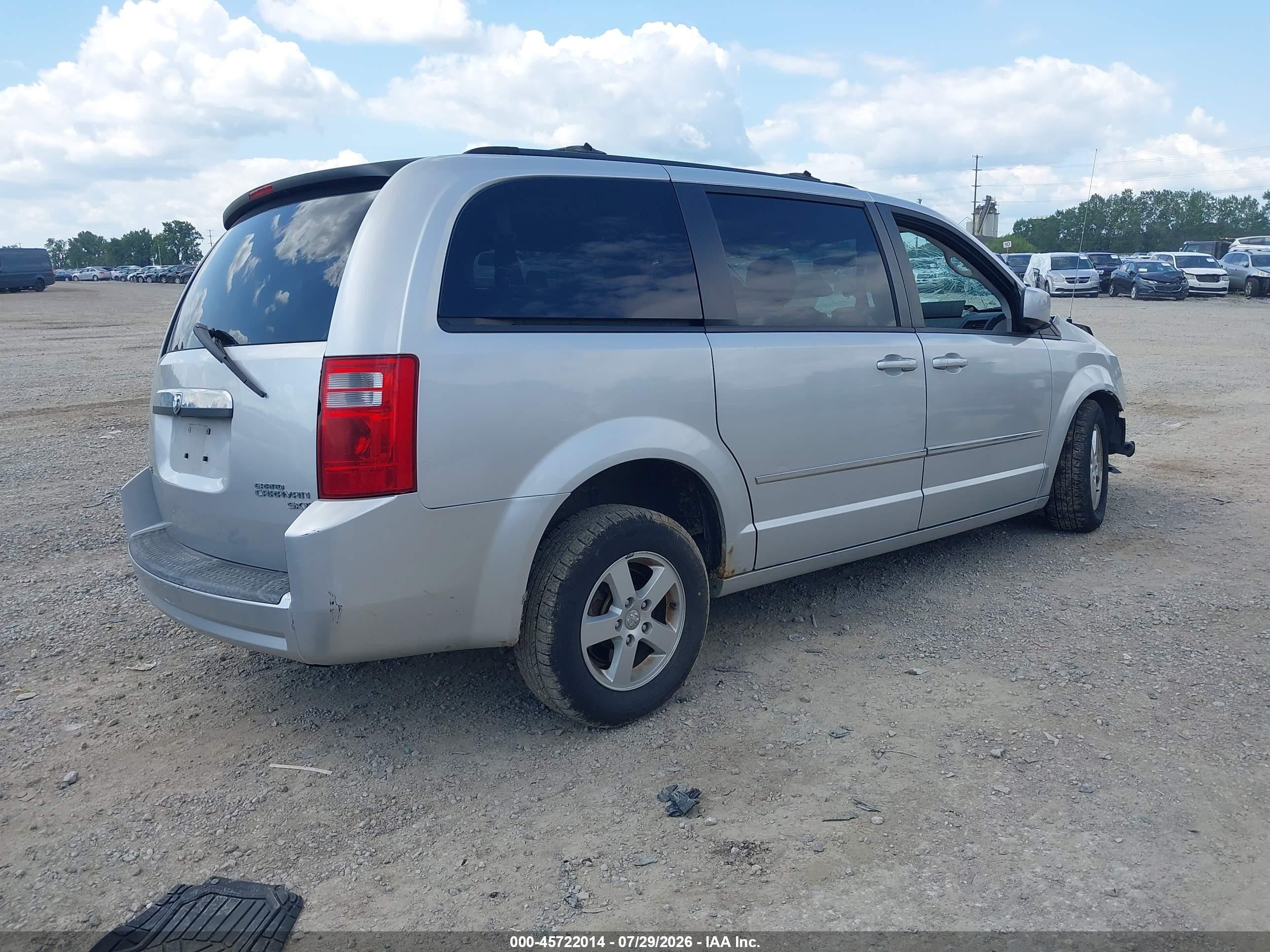 2010 Dodge Grand Caravan Sxt Silver vin: 2D4RN5D16AR119965