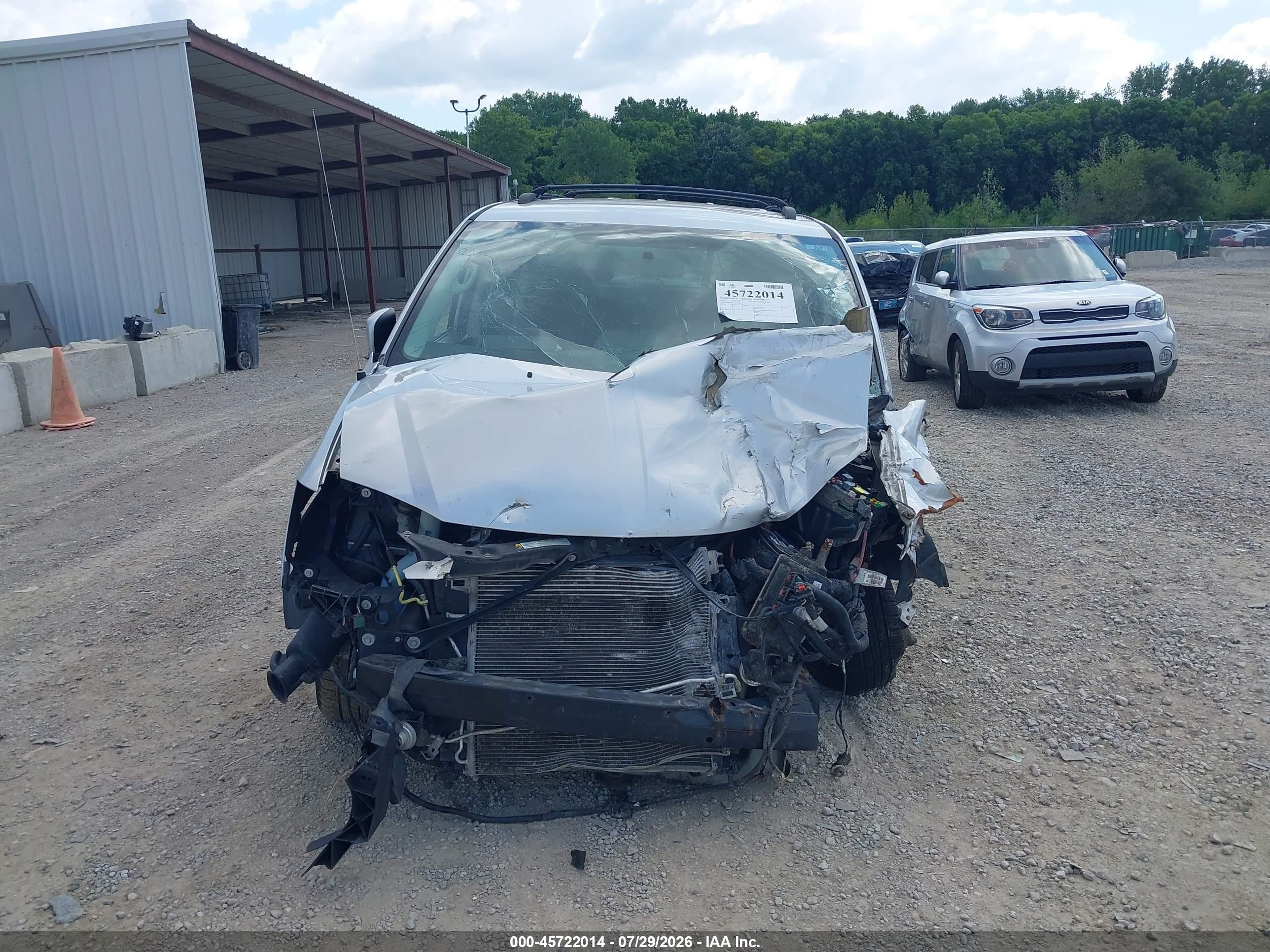 2010 Dodge Grand Caravan Sxt Silver vin: 2D4RN5D16AR119965