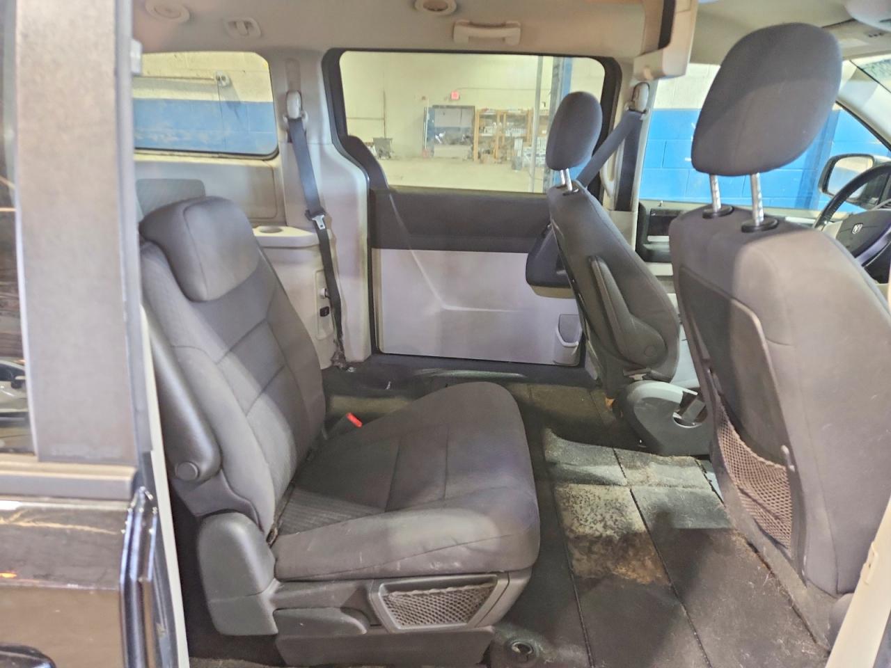 2010 Dodge Grand Caravan Sxt Black vin: 2D4RN5D16AR135647
