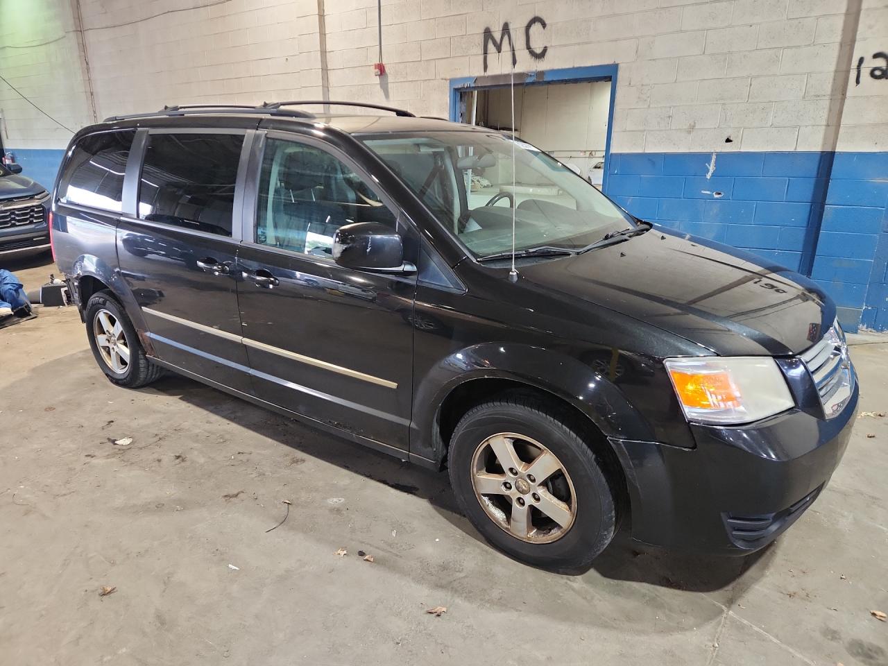 2010 Dodge Grand Caravan Sxt Black vin: 2D4RN5D16AR135647 Damage: Right Qtr Panel, Rust, > 12 Inches