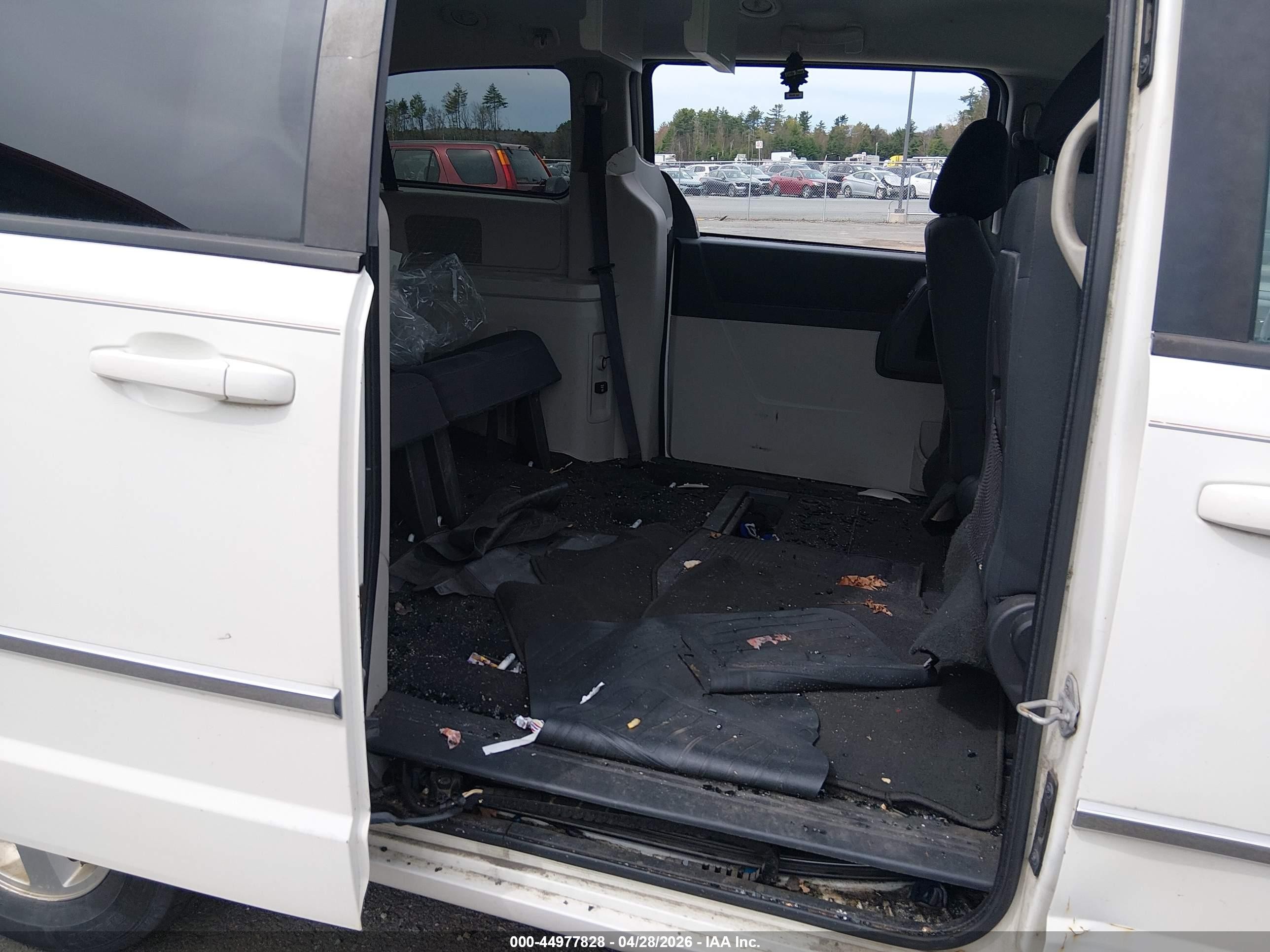 2010 Dodge Grand Caravan Sxt White vin: 2D4RN5D16AR232749