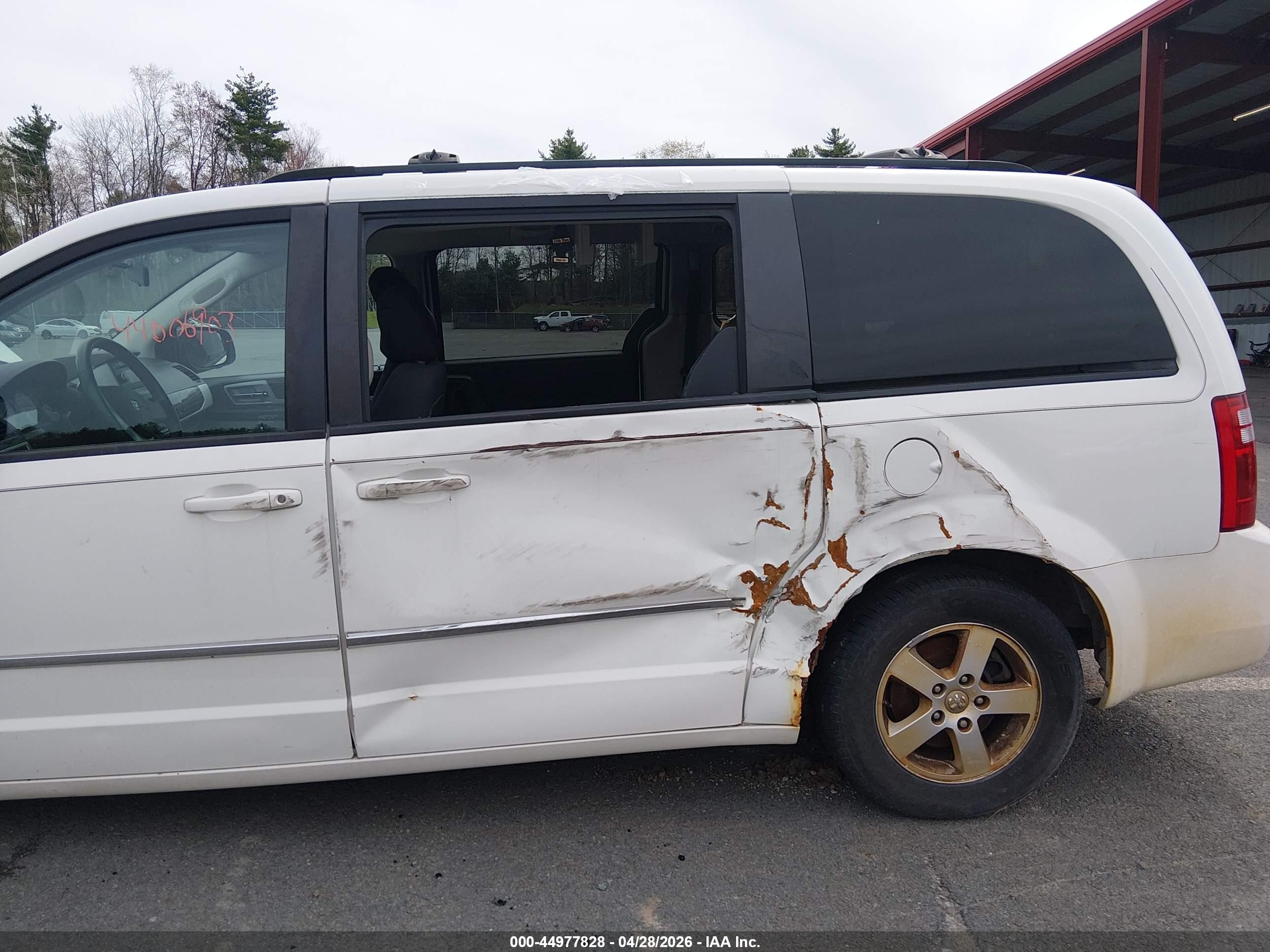 2010 Dodge Grand Caravan Sxt White vin: 2D4RN5D16AR232749