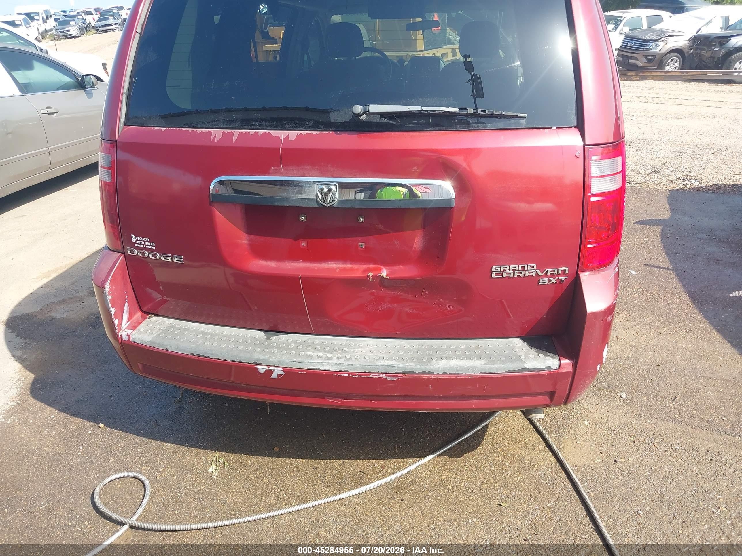 2010 Dodge Grand Caravan Sxt Red vin: 2D4RN5D16AR367262