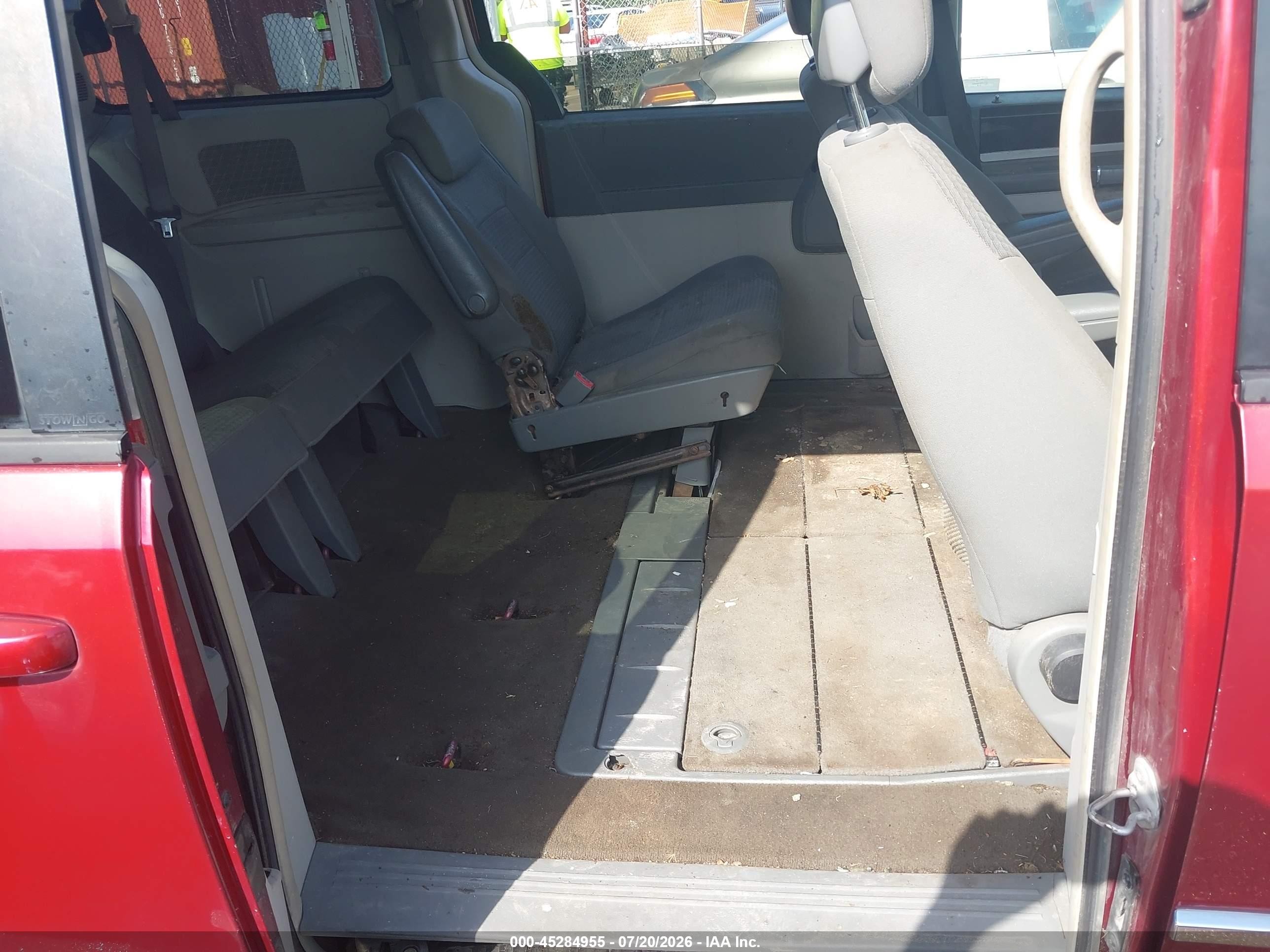 2010 Dodge Grand Caravan Sxt Red vin: 2D4RN5D16AR367262