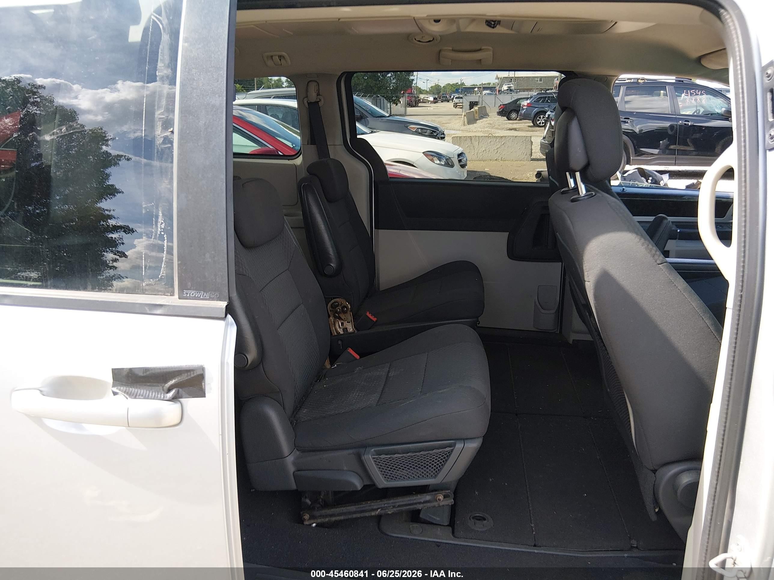 2010 Dodge Grand Caravan Sxt Silver vin: 2D4RN5D16AR370324