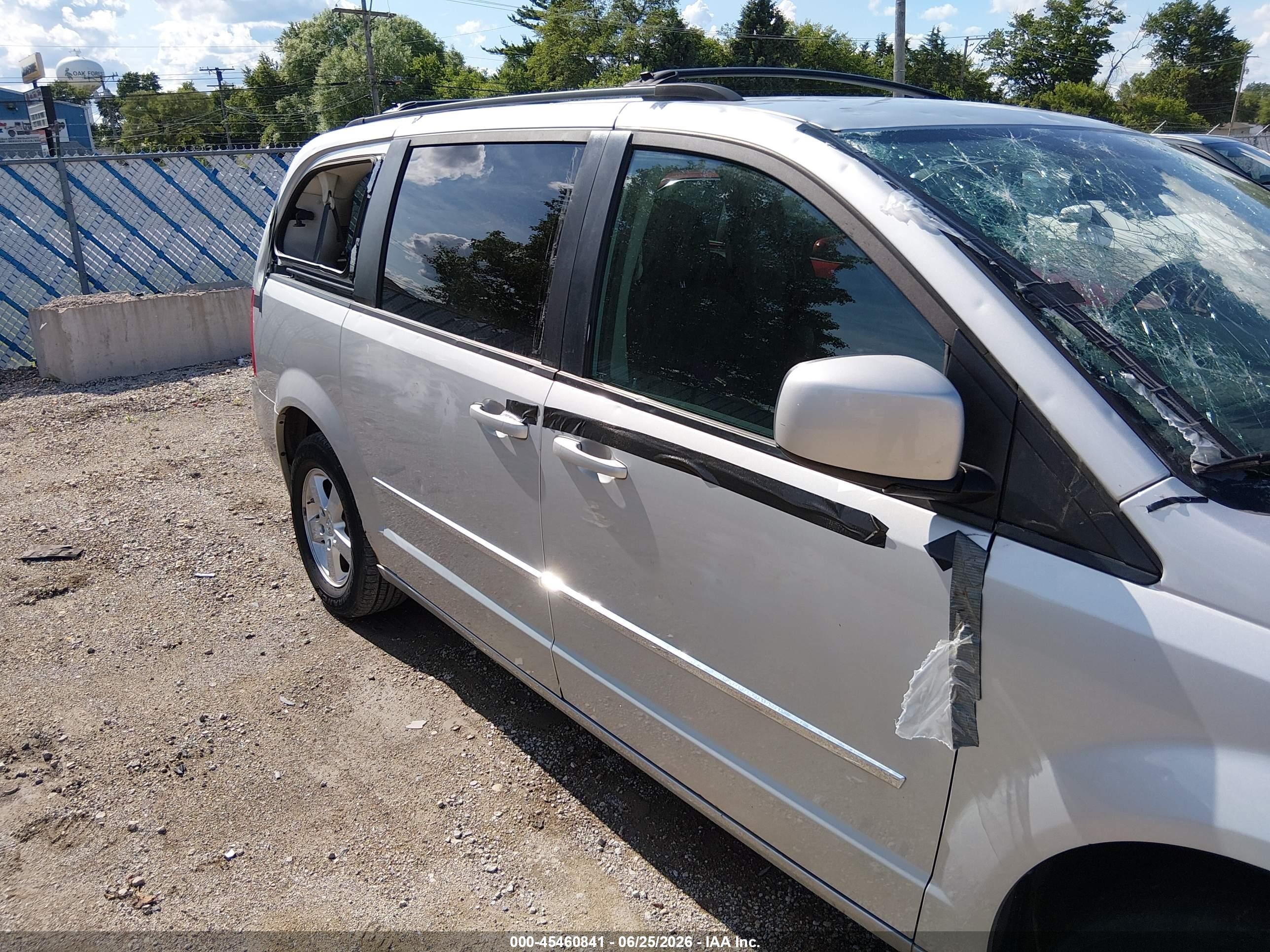 2010 Dodge Grand Caravan Sxt Silver vin: 2D4RN5D16AR370324