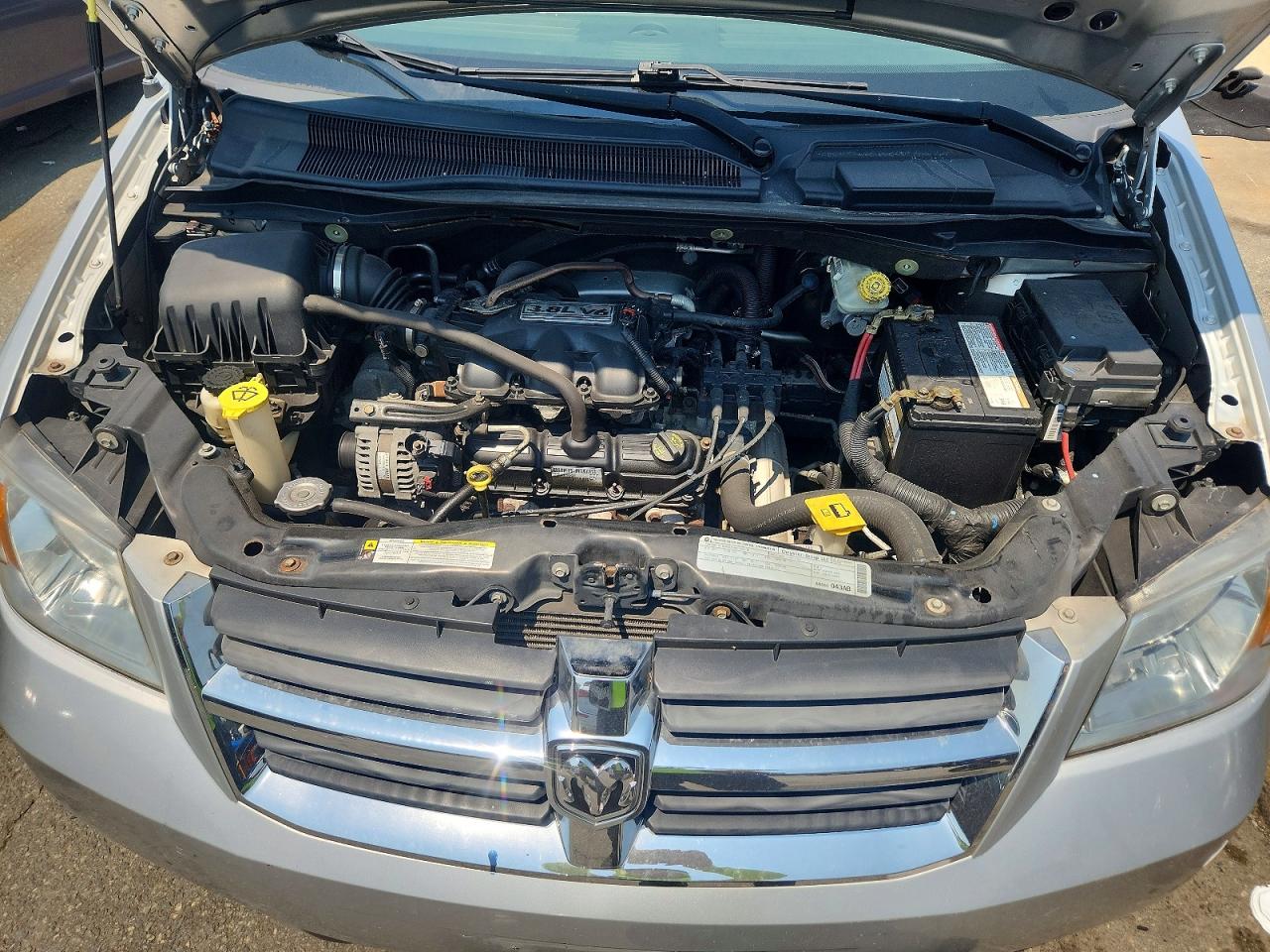 2010 Dodge Grand Caravan Sxt Silver vin: 2D4RN5D16AR409395