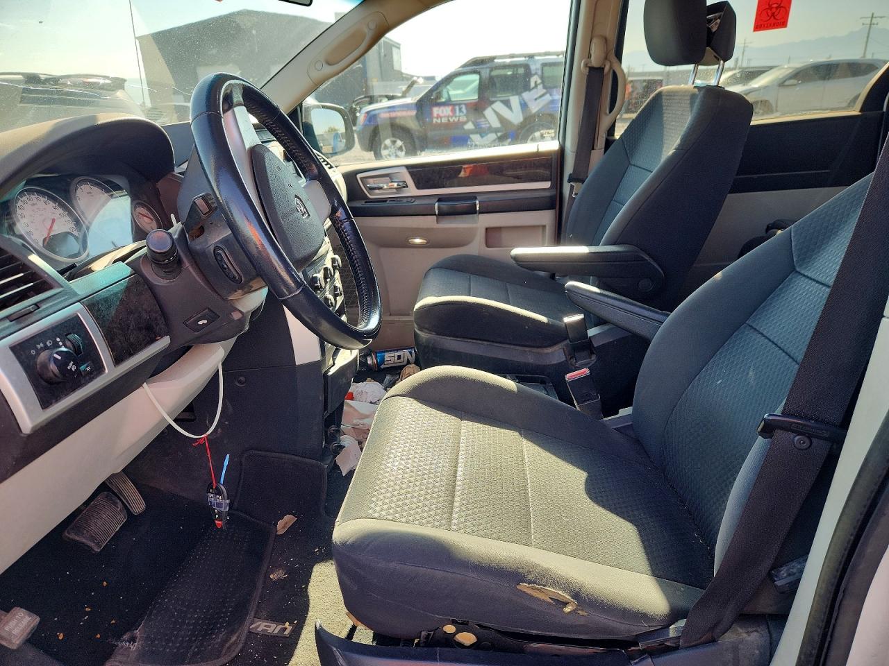 2010 Dodge Grand Caravan Sxt Silver vin: 2D4RN5D16AR458595