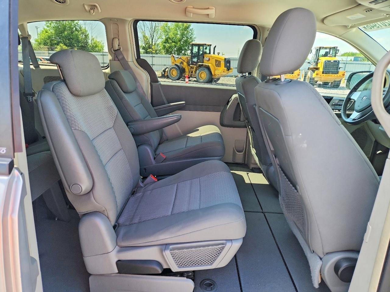 2010 Dodge Grand Caravan Sxt Серебряный vin: 2D4RN5D17AR134717