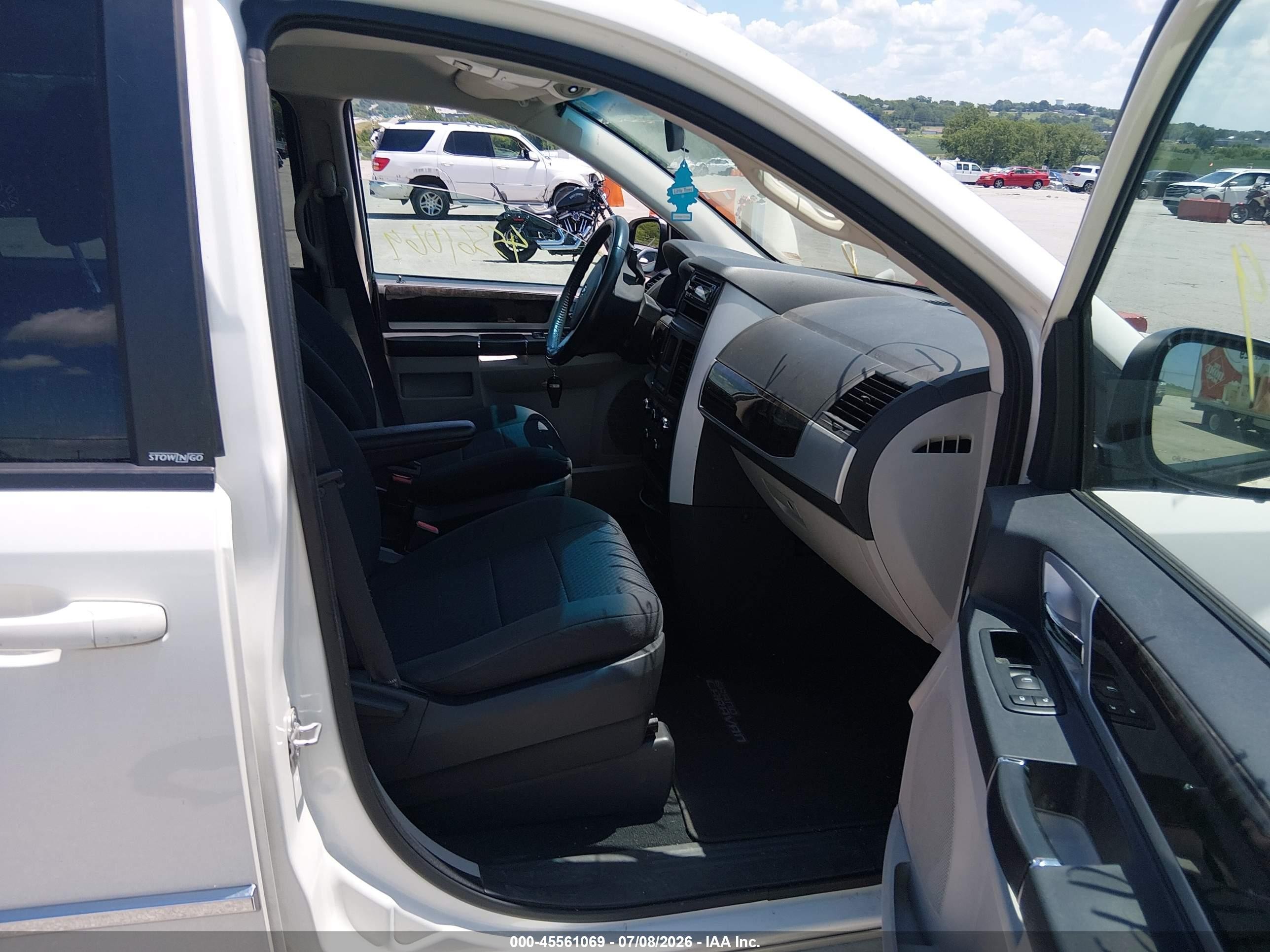 2010 Dodge Grand Caravan Sxt White vin: 2D4RN5D17AR219489