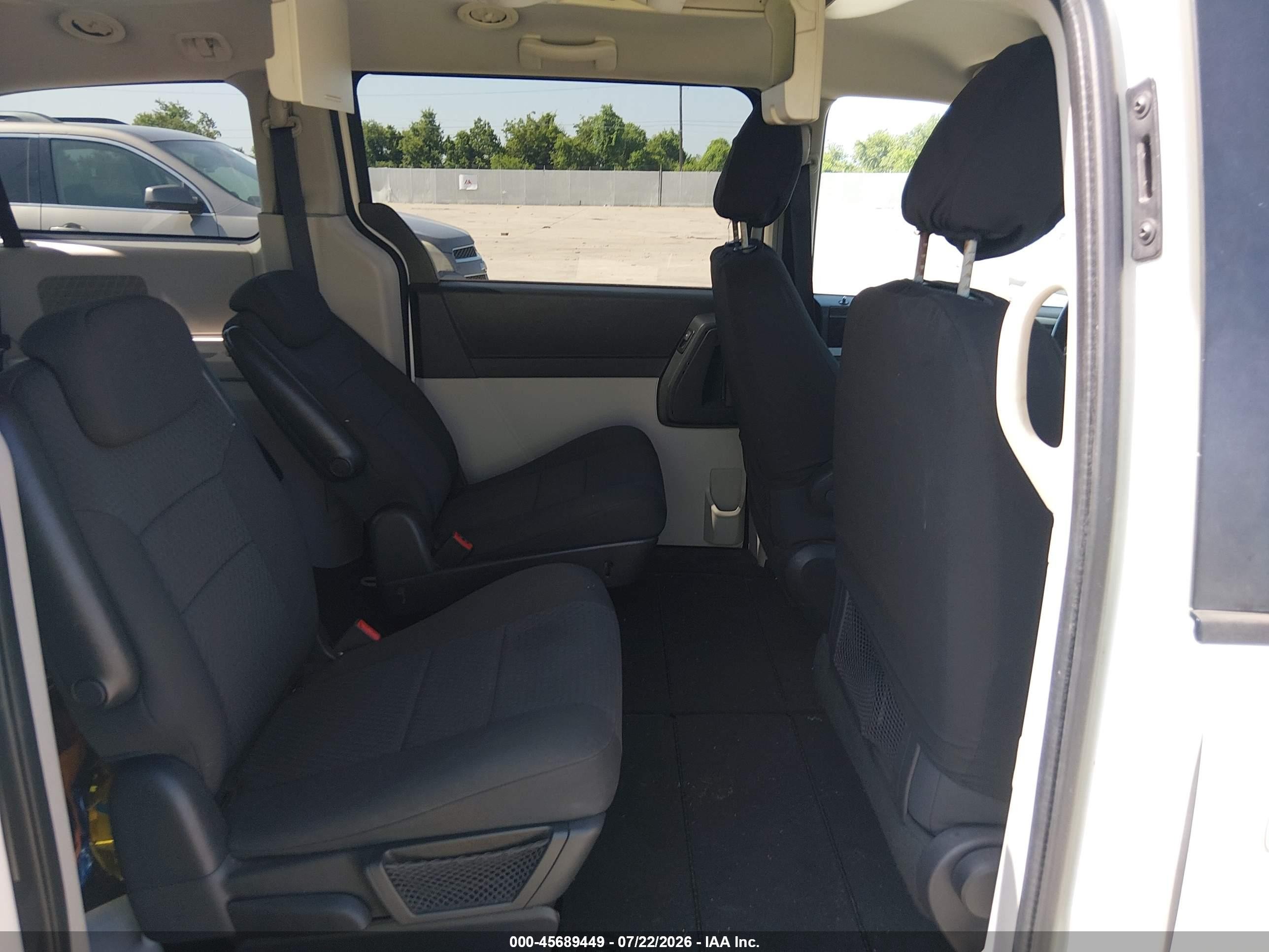 2010 Dodge Grand Caravan Sxt White vin: 2D4RN5D17AR256459