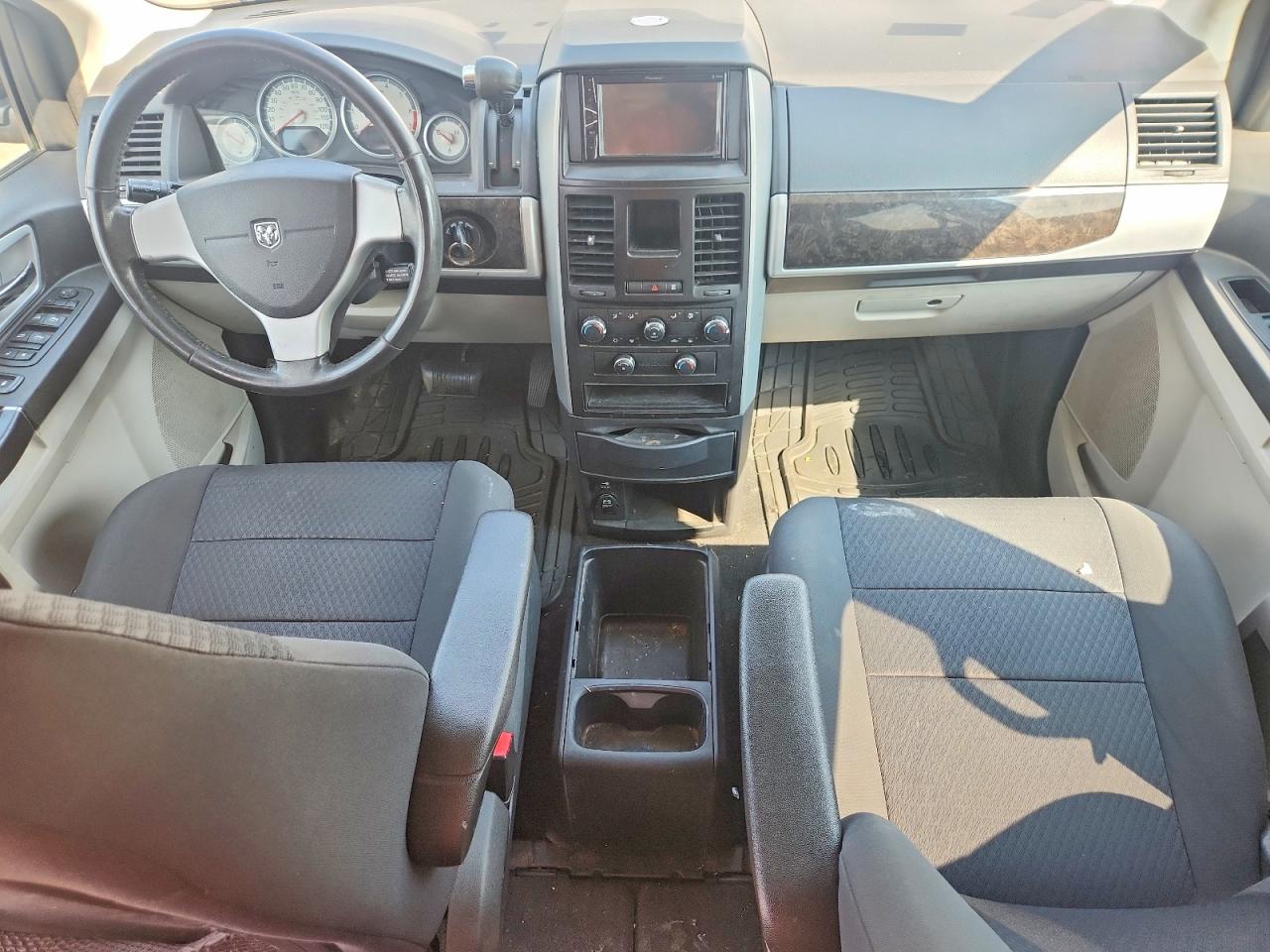 2010 Dodge Grand Caravan Sxt Серебряный vin: 2D4RN5D18AR147766