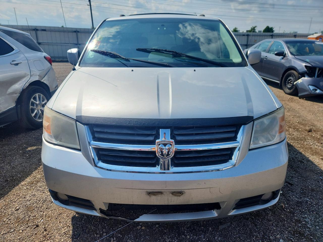 2010 Dodge Grand Caravan Sxt Серебряный vin: 2D4RN5D18AR147766
