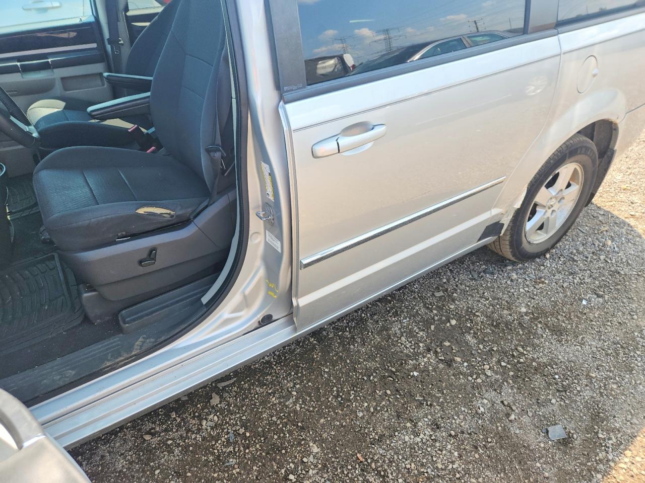 2010 Dodge Grand Caravan Sxt Серебряный vin: 2D4RN5D18AR147766