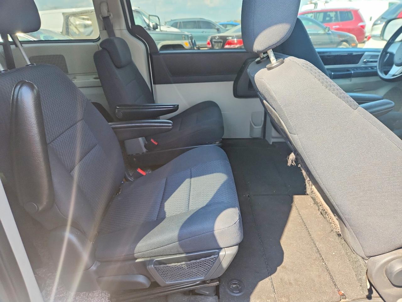 2010 Dodge Grand Caravan Sxt Серебряный vin: 2D4RN5D18AR147766
