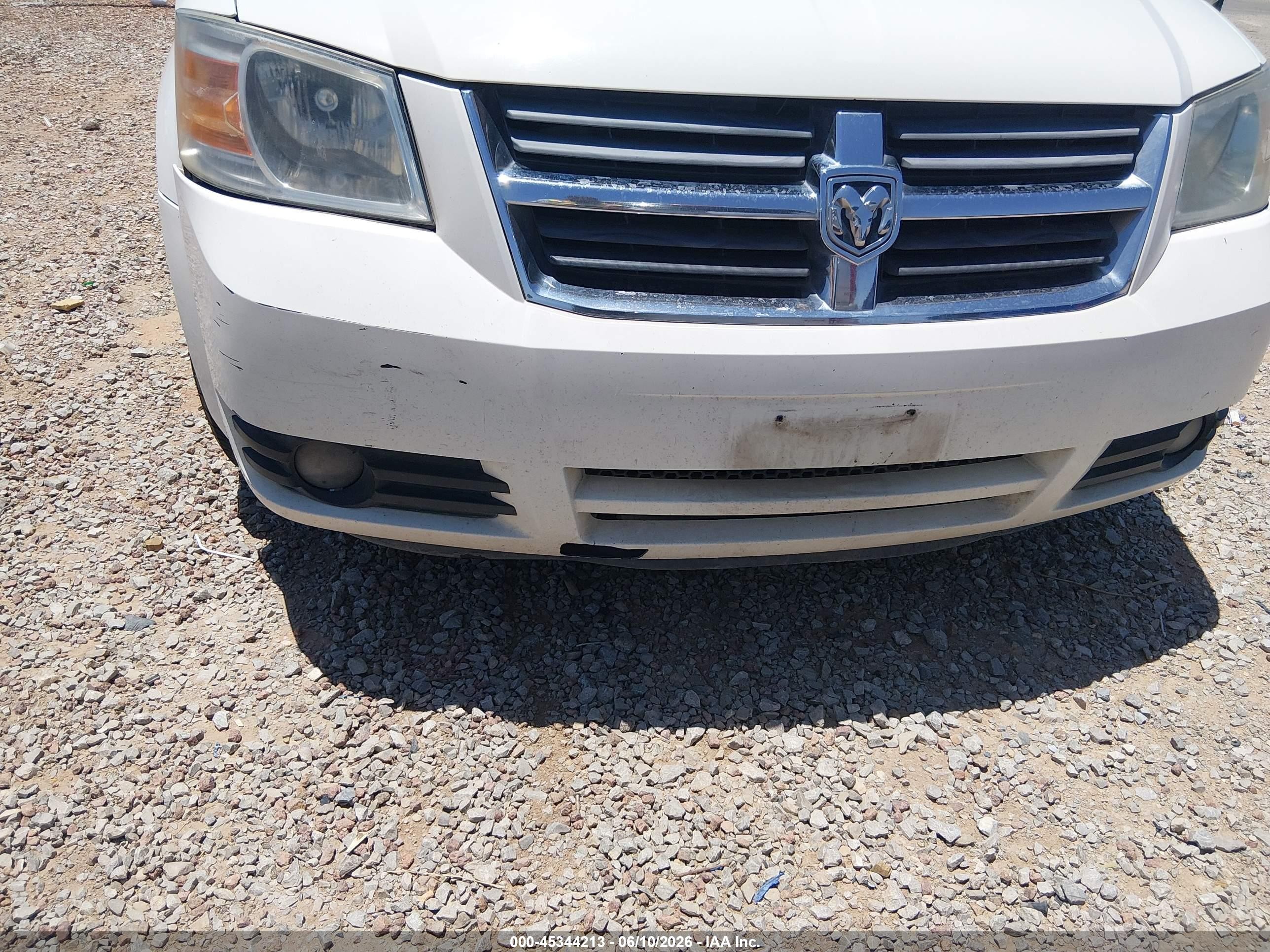 2010 Dodge Grand Caravan Sxt White vin: 2D4RN5D18AR154877