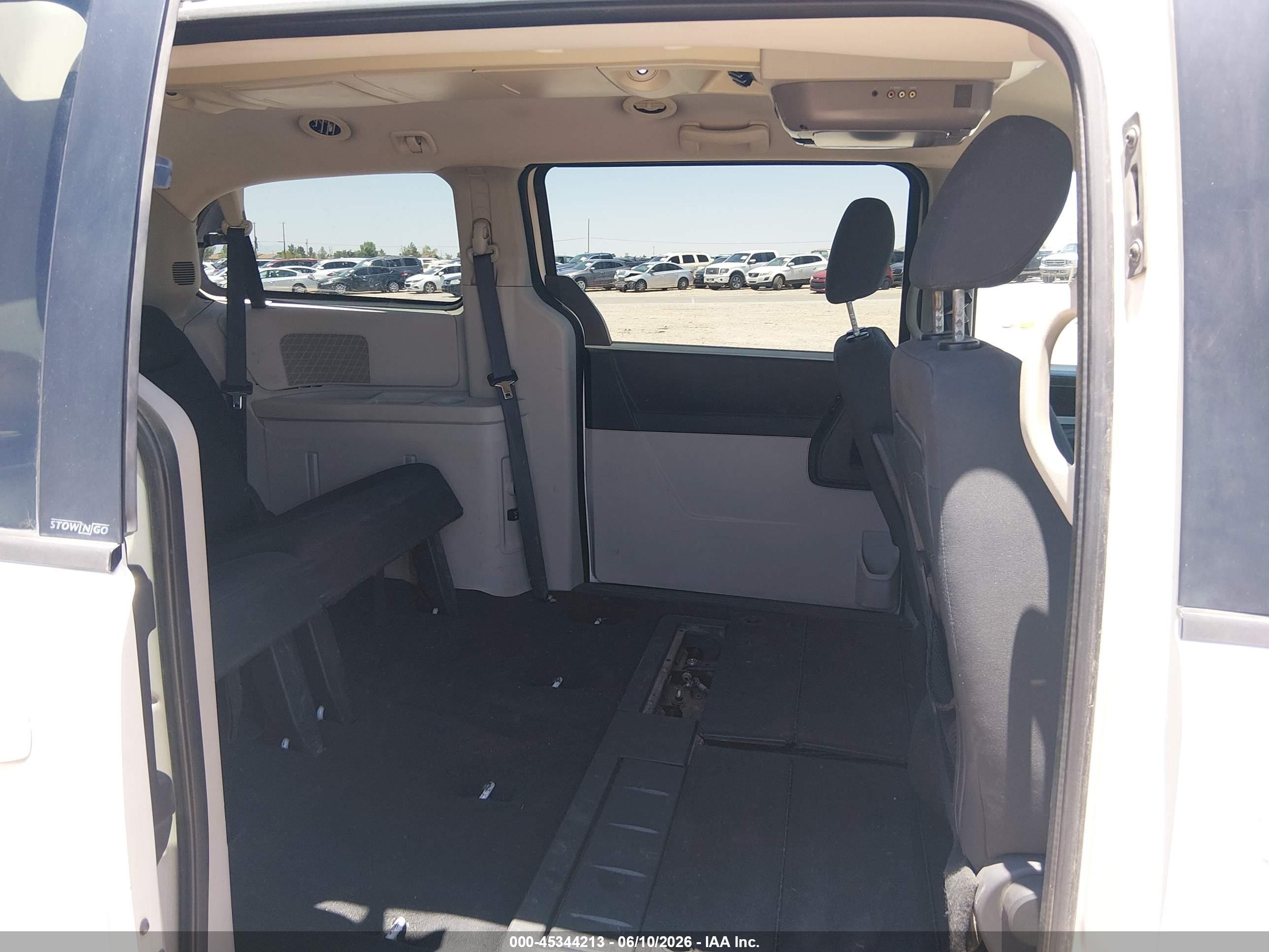 2010 Dodge Grand Caravan Sxt White vin: 2D4RN5D18AR154877