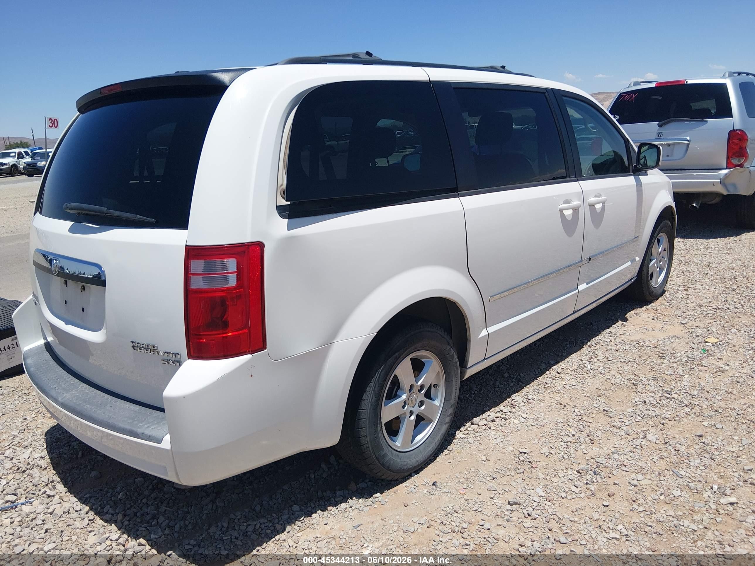 2010 Dodge Grand Caravan Sxt White vin: 2D4RN5D18AR154877