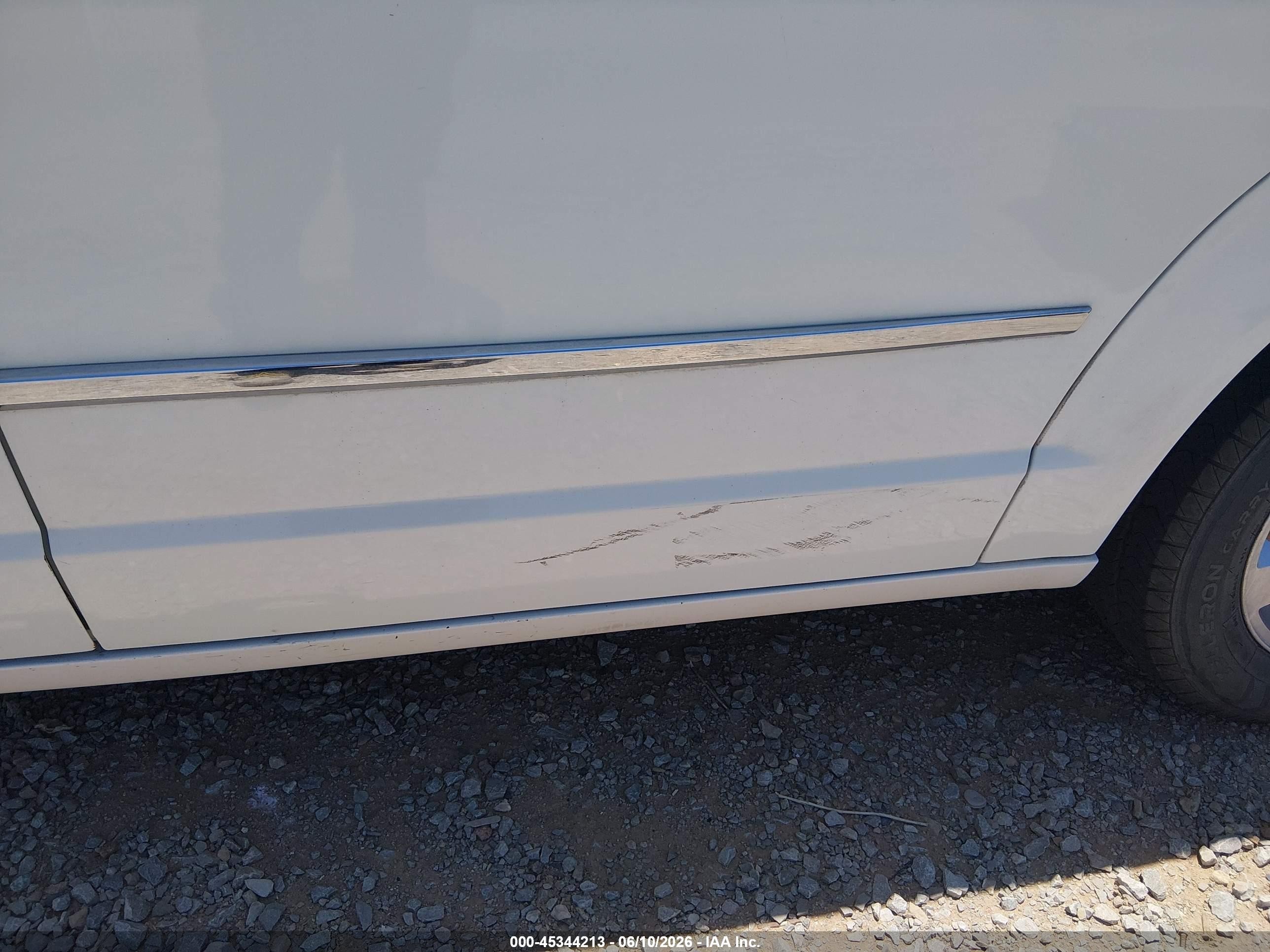 2010 Dodge Grand Caravan Sxt White vin: 2D4RN5D18AR154877