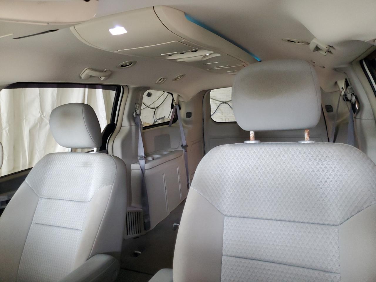 2010 Dodge Grand Caravan Sxt White vin: 2D4RN5D18AR190813