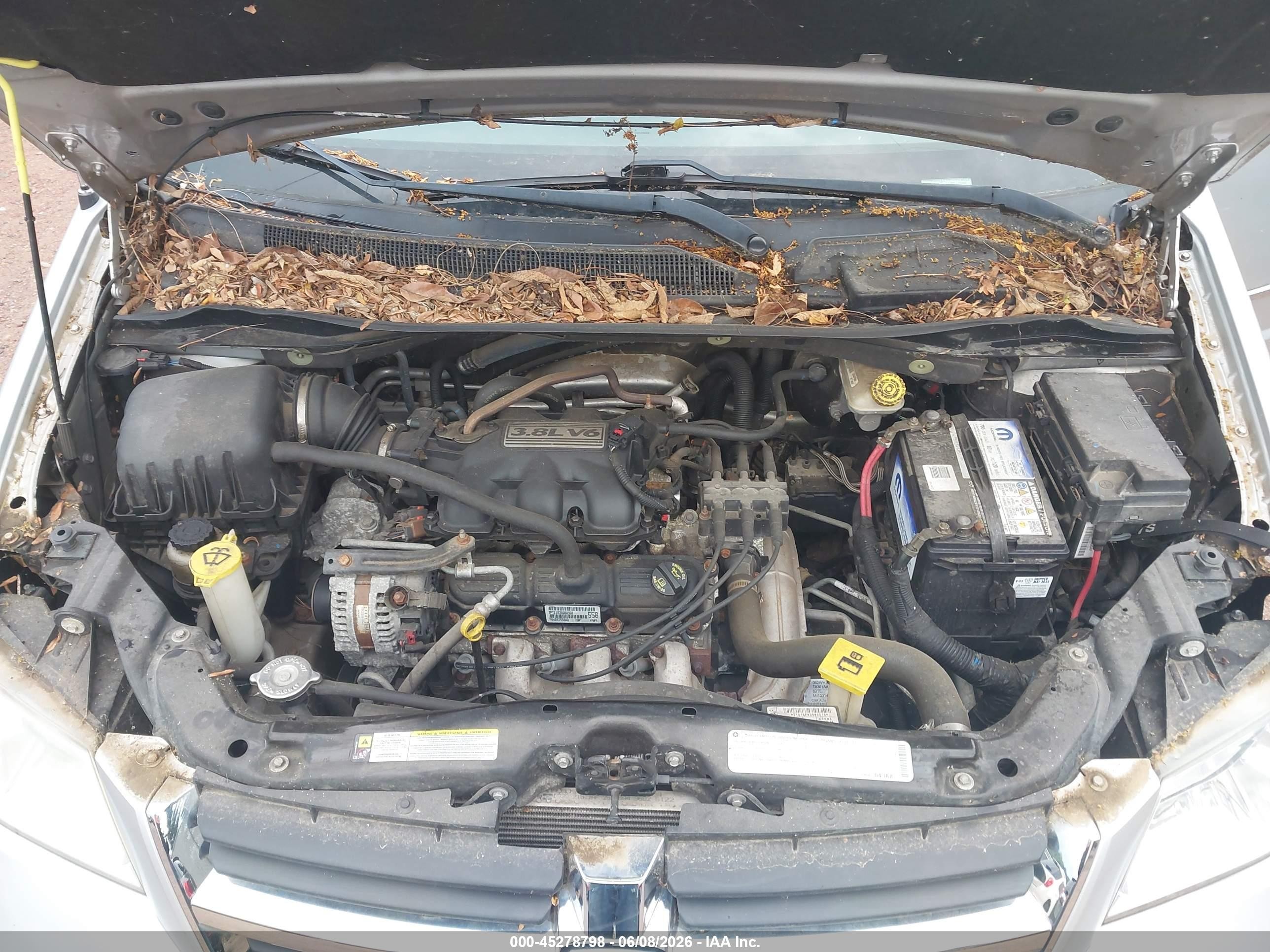 2010 Dodge Grand Caravan Sxt Silver vin: 2D4RN5D18AR246880