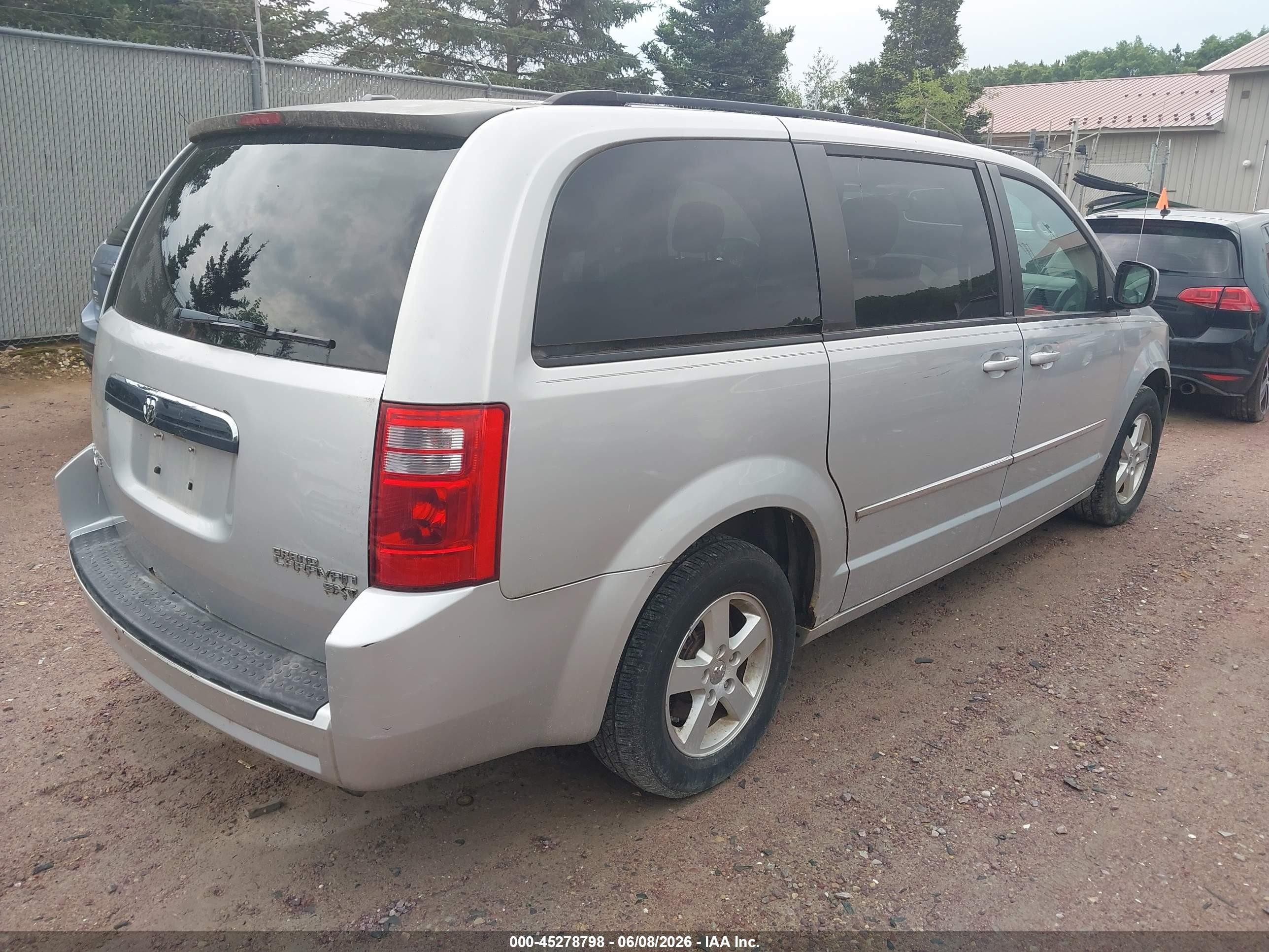 2010 Dodge Grand Caravan Sxt Silver vin: 2D4RN5D18AR246880