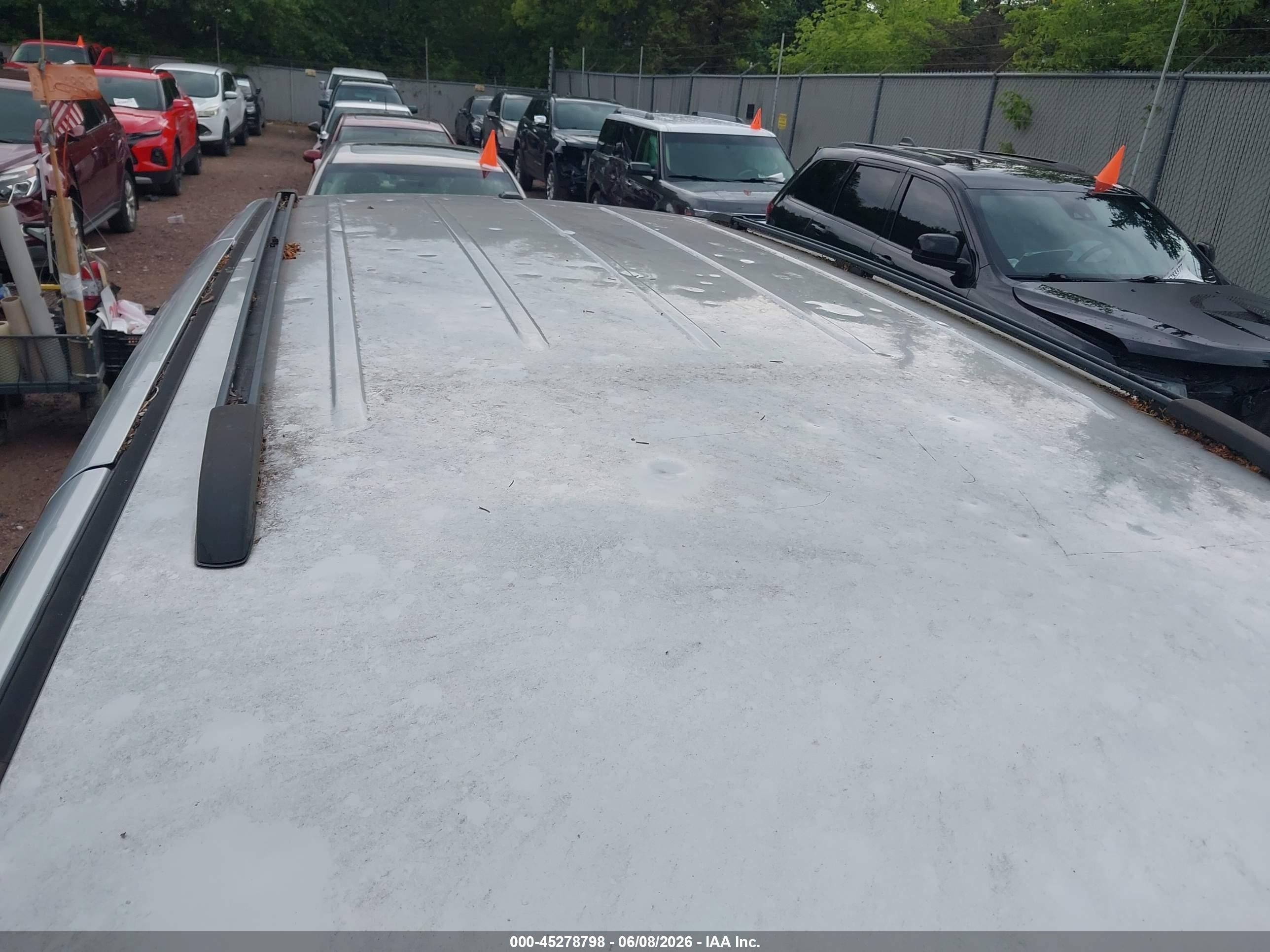 2010 Dodge Grand Caravan Sxt Silver vin: 2D4RN5D18AR246880