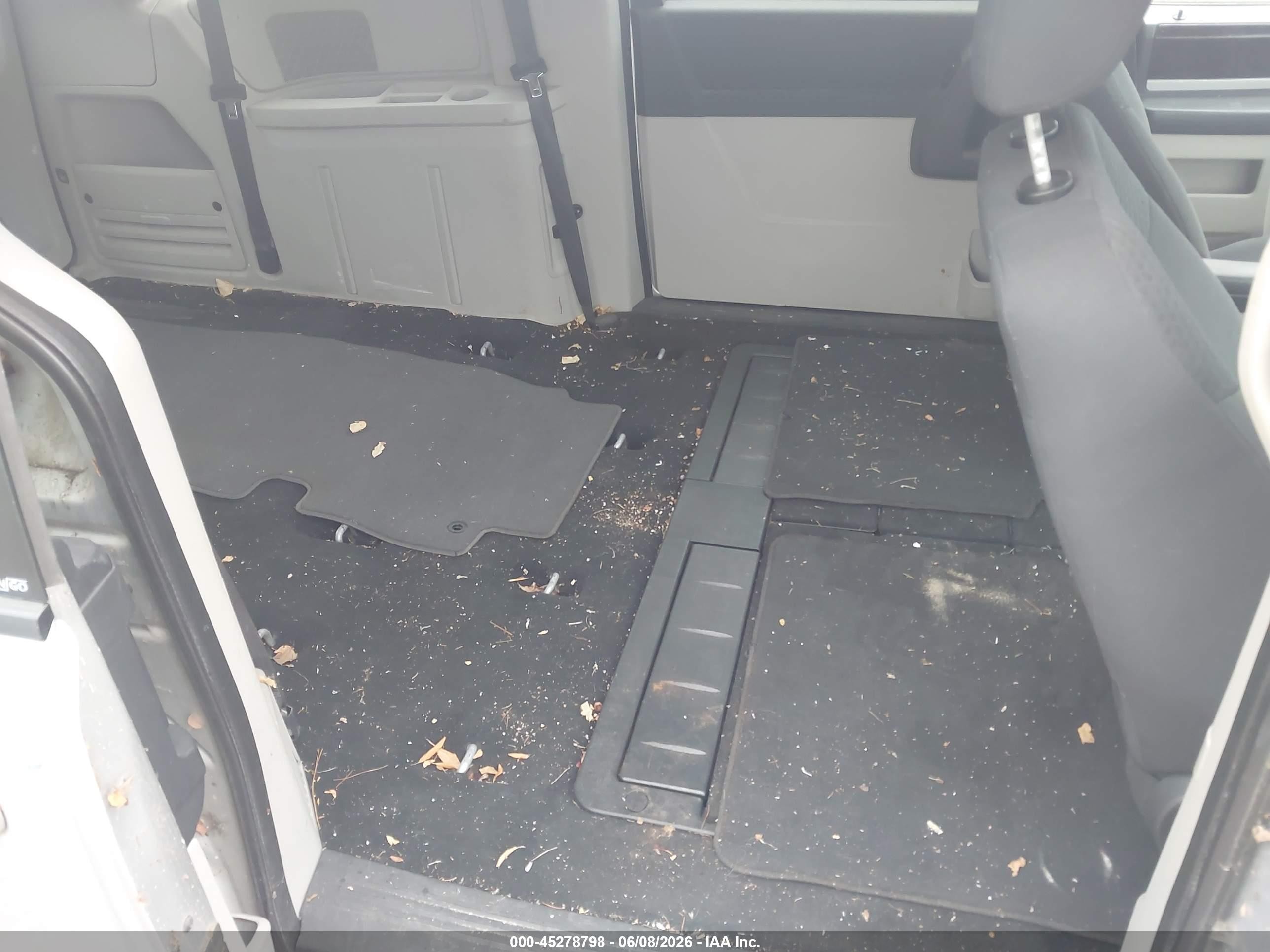 2010 Dodge Grand Caravan Sxt Silver vin: 2D4RN5D18AR246880