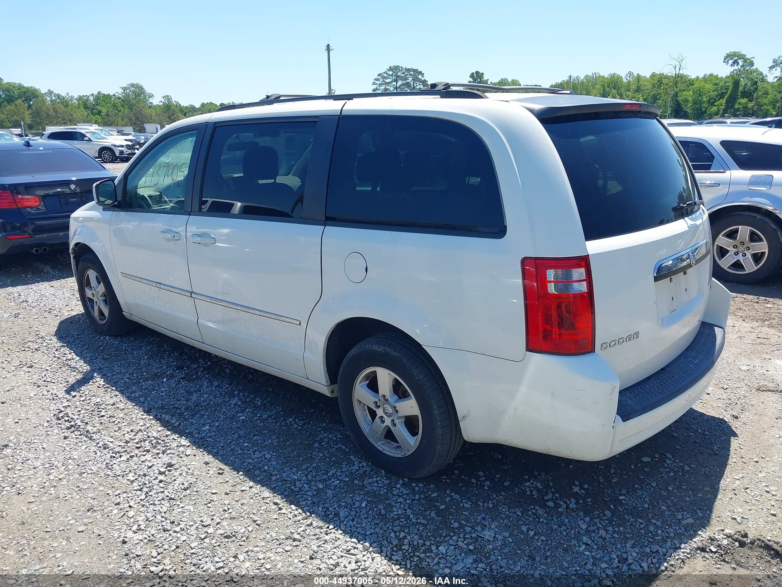 2010 Dodge Grand Caravan Sxt Белый vin: 2D4RN5D18AR314563