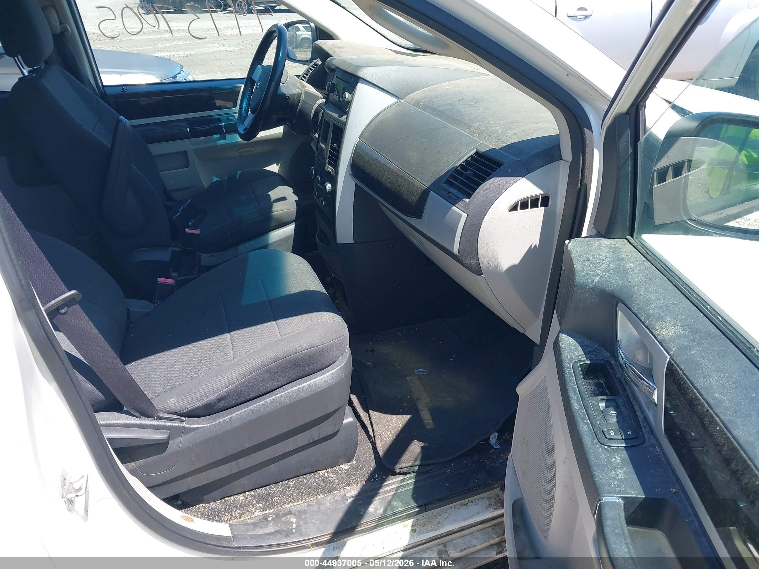 2010 Dodge Grand Caravan Sxt Белый vin: 2D4RN5D18AR314563