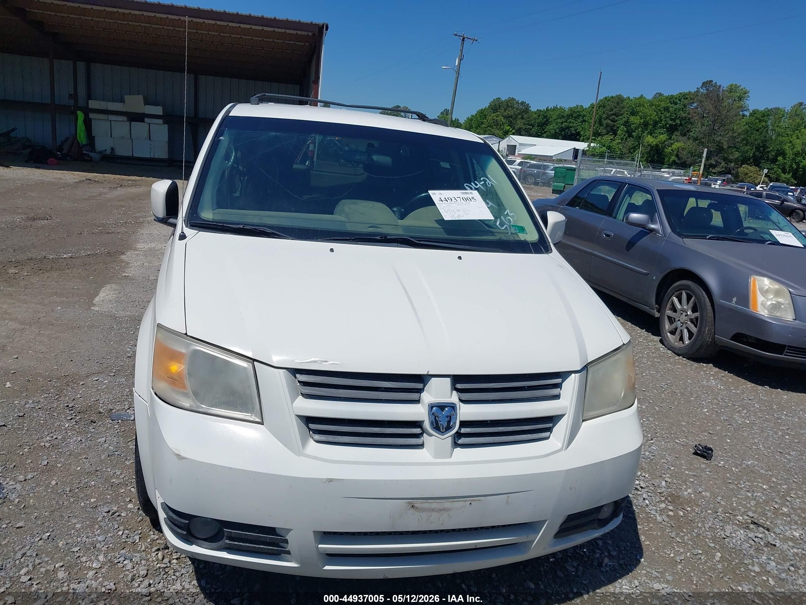 2010 Dodge Grand Caravan Sxt Белый vin: 2D4RN5D18AR314563