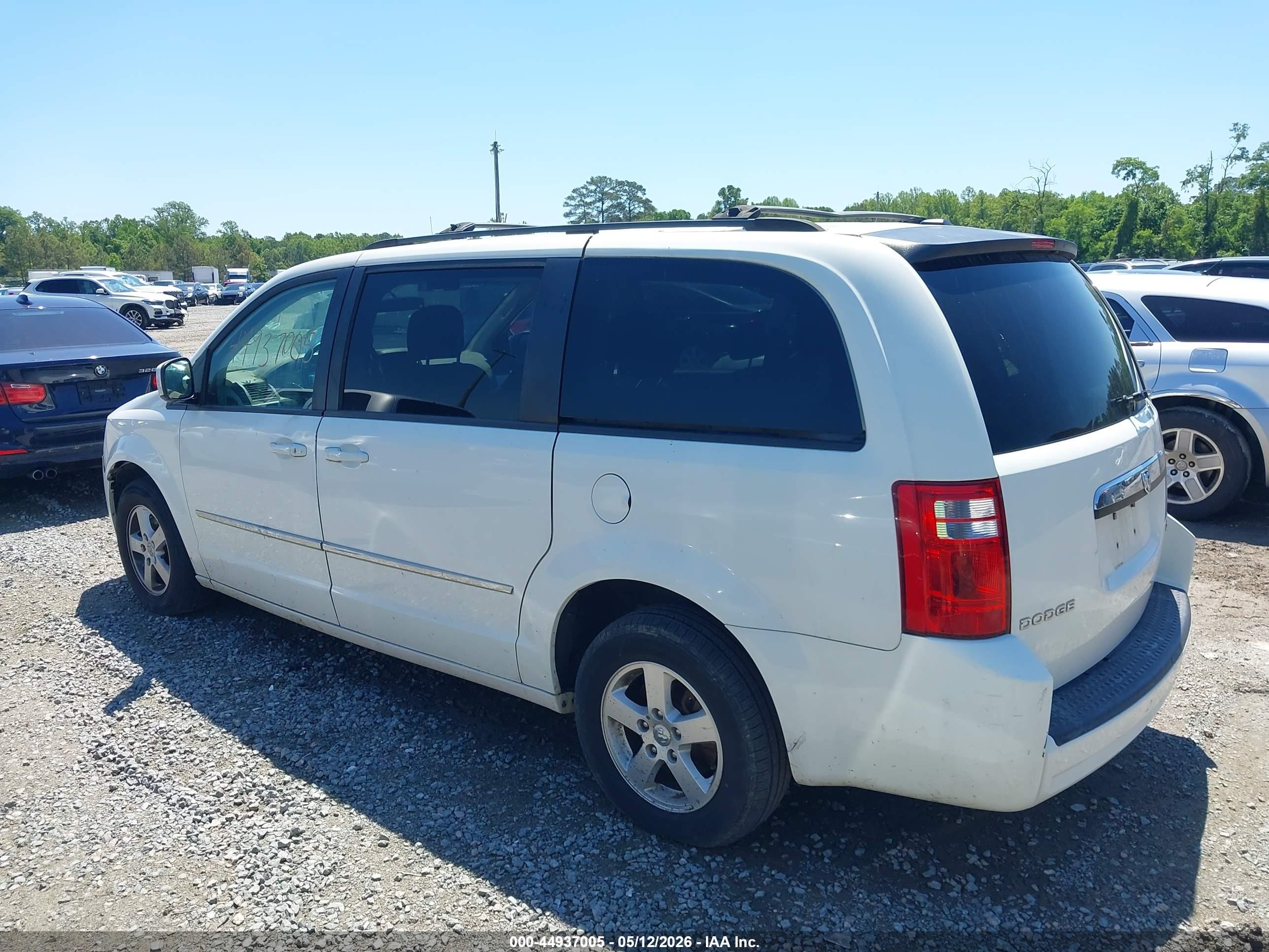 2010 Dodge Grand Caravan Sxt Белый vin: 2D4RN5D18AR314563