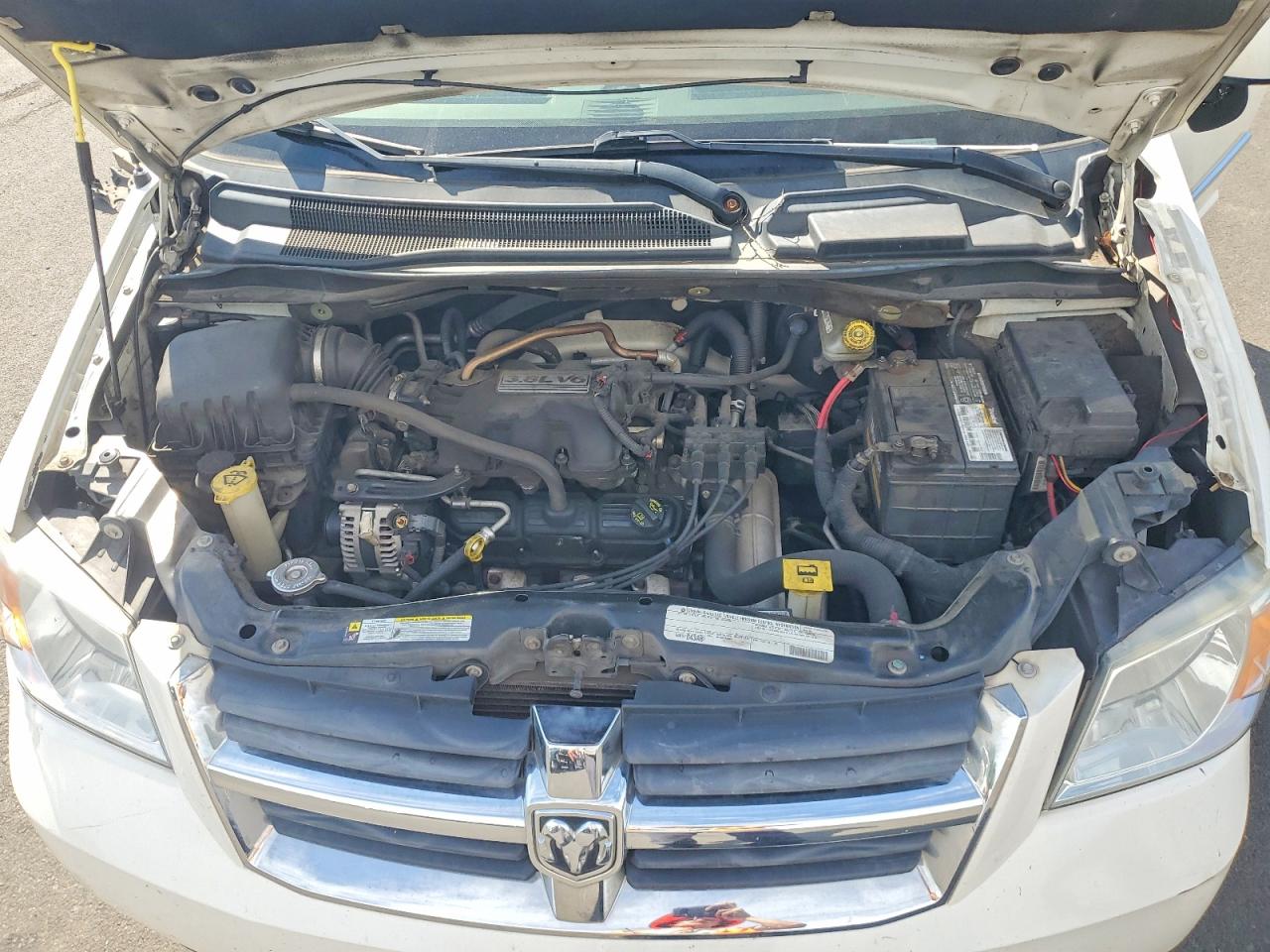 2010 Dodge Grand Caravan Sxt White vin: 2D4RN5D18AR433181
