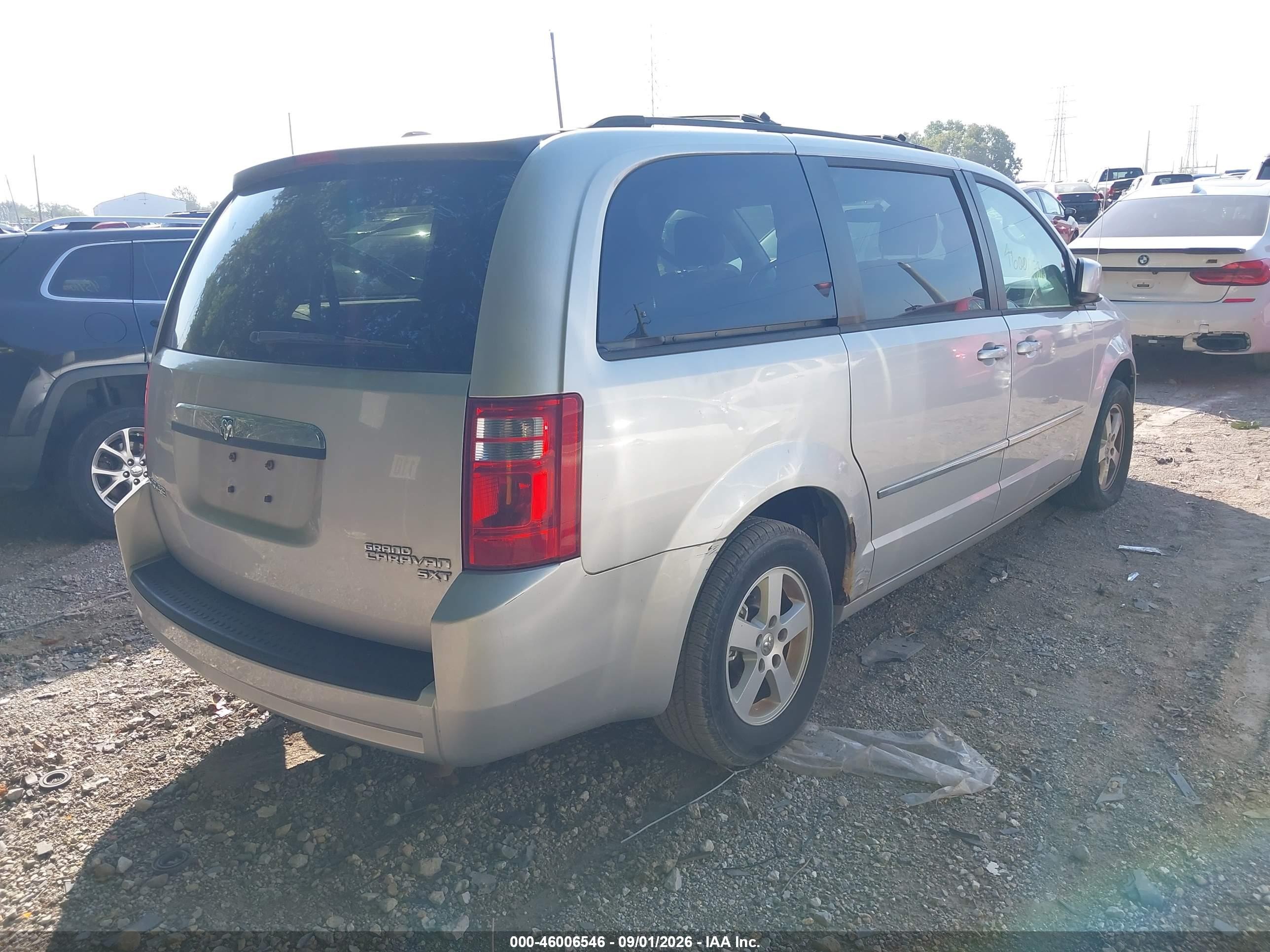 2010 Dodge Grand Caravan Sxt Silver vin: 2D4RN5D18AR443953