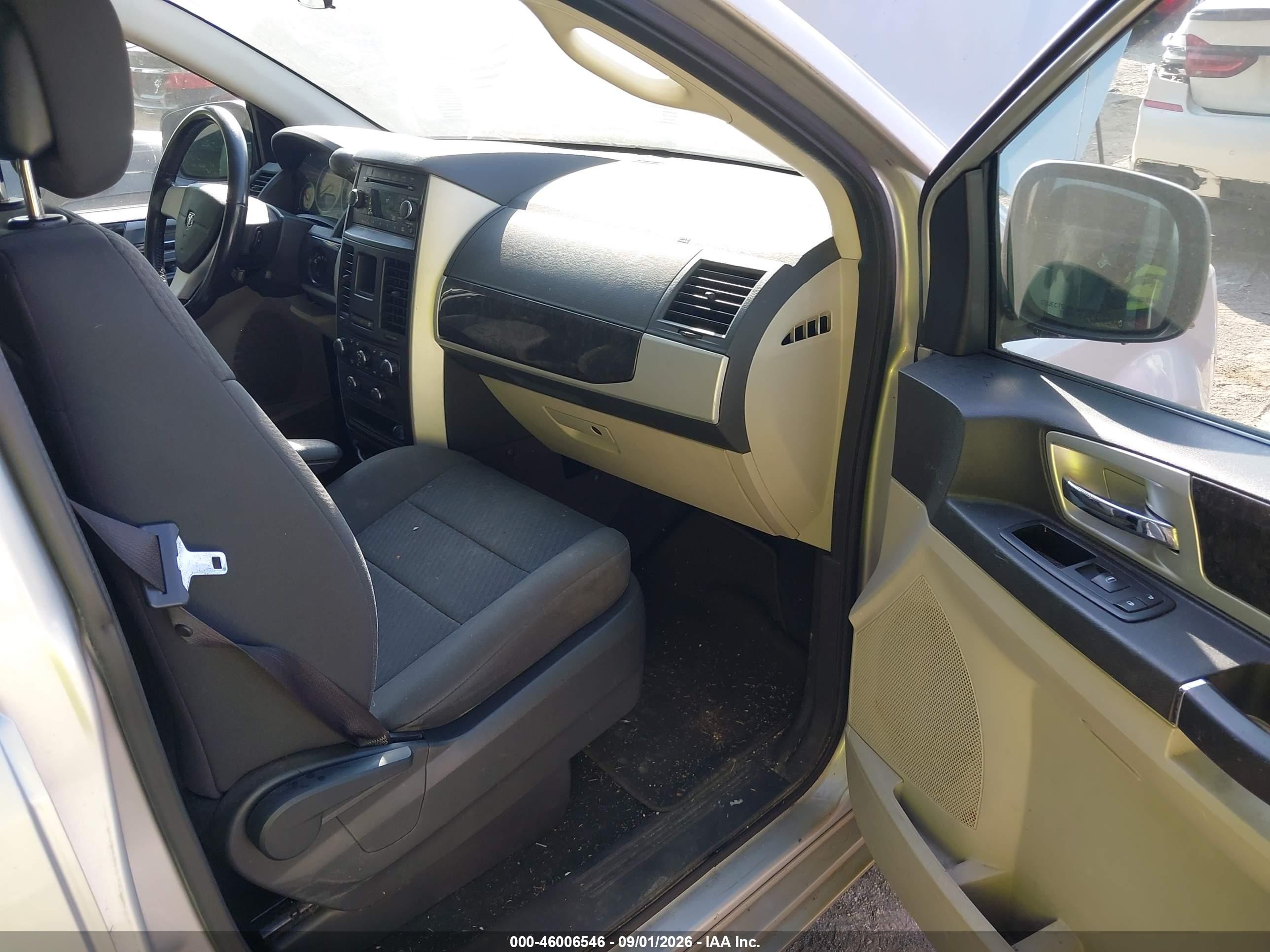2010 Dodge Grand Caravan Sxt Silver vin: 2D4RN5D18AR443953